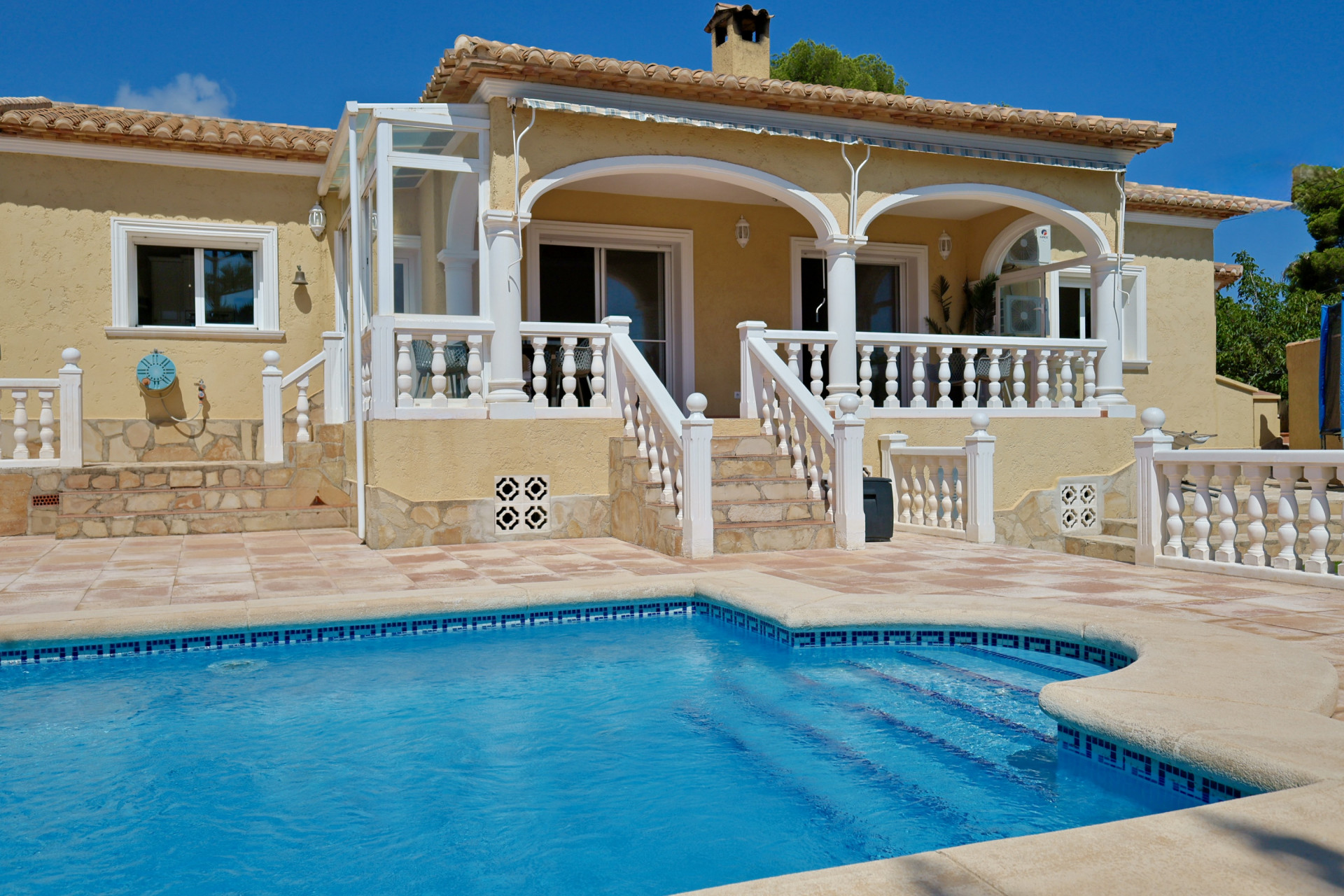 JV1020 - Venta. Chalet/Villa en Jávea