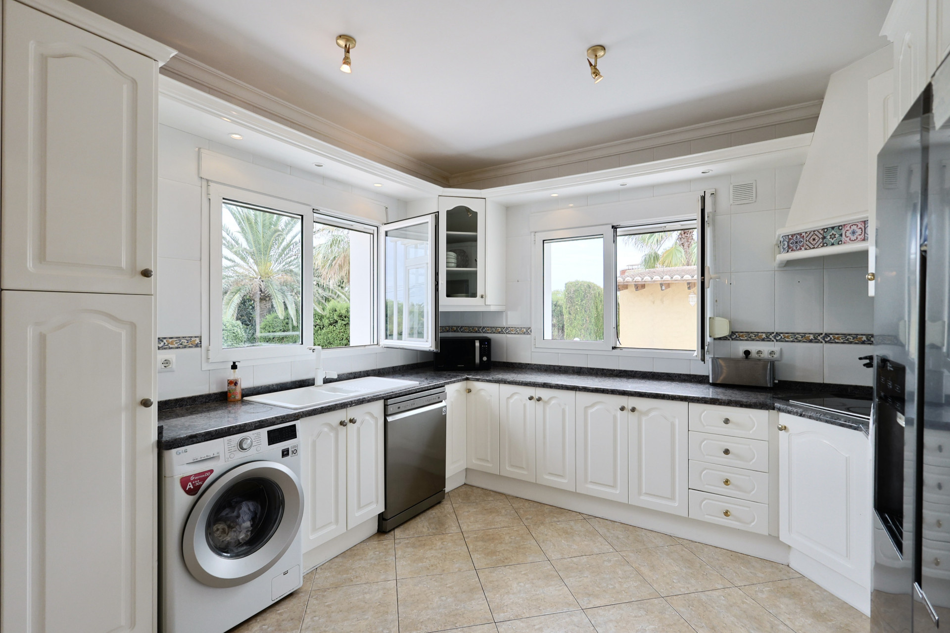 JV1020 - Venta. Chalet/Villa en Jávea