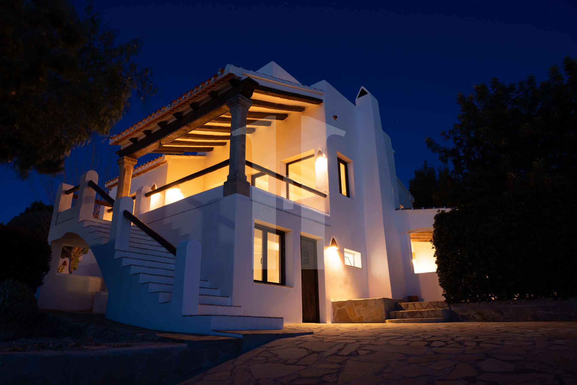 Villa for sale in Jávea, just a stone's throw from the sea