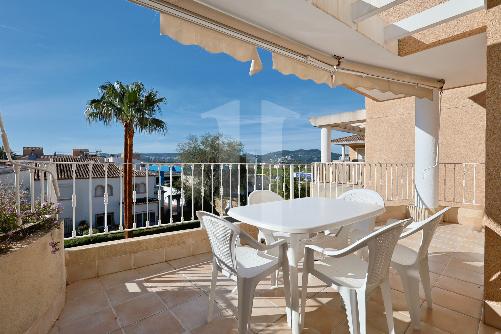 Penthouse Duplex à Vendre à Jávea – Lumineux, Spacieux et avec d’Excellents Espaces Communs