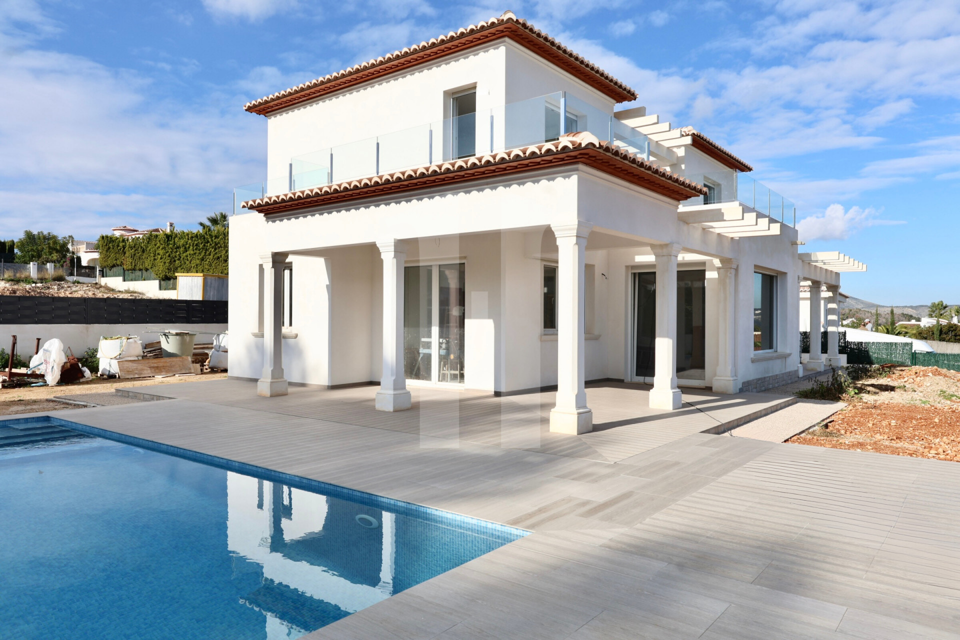 huurwoningen in Jávea Villa te koop in Javea met uitzicht op zee