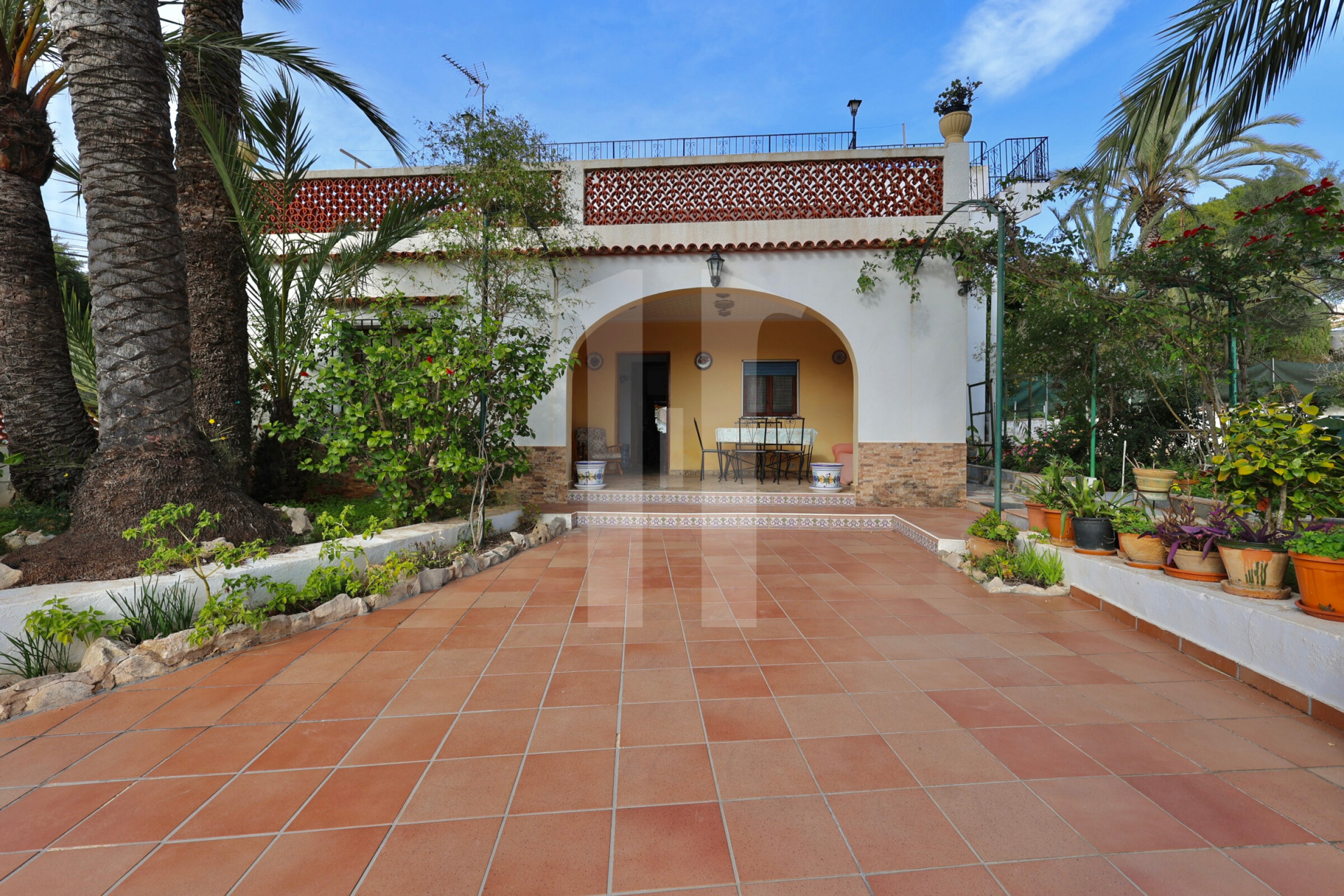 alquilar en Jávea Villa en venta en Javea con vistas al mar.