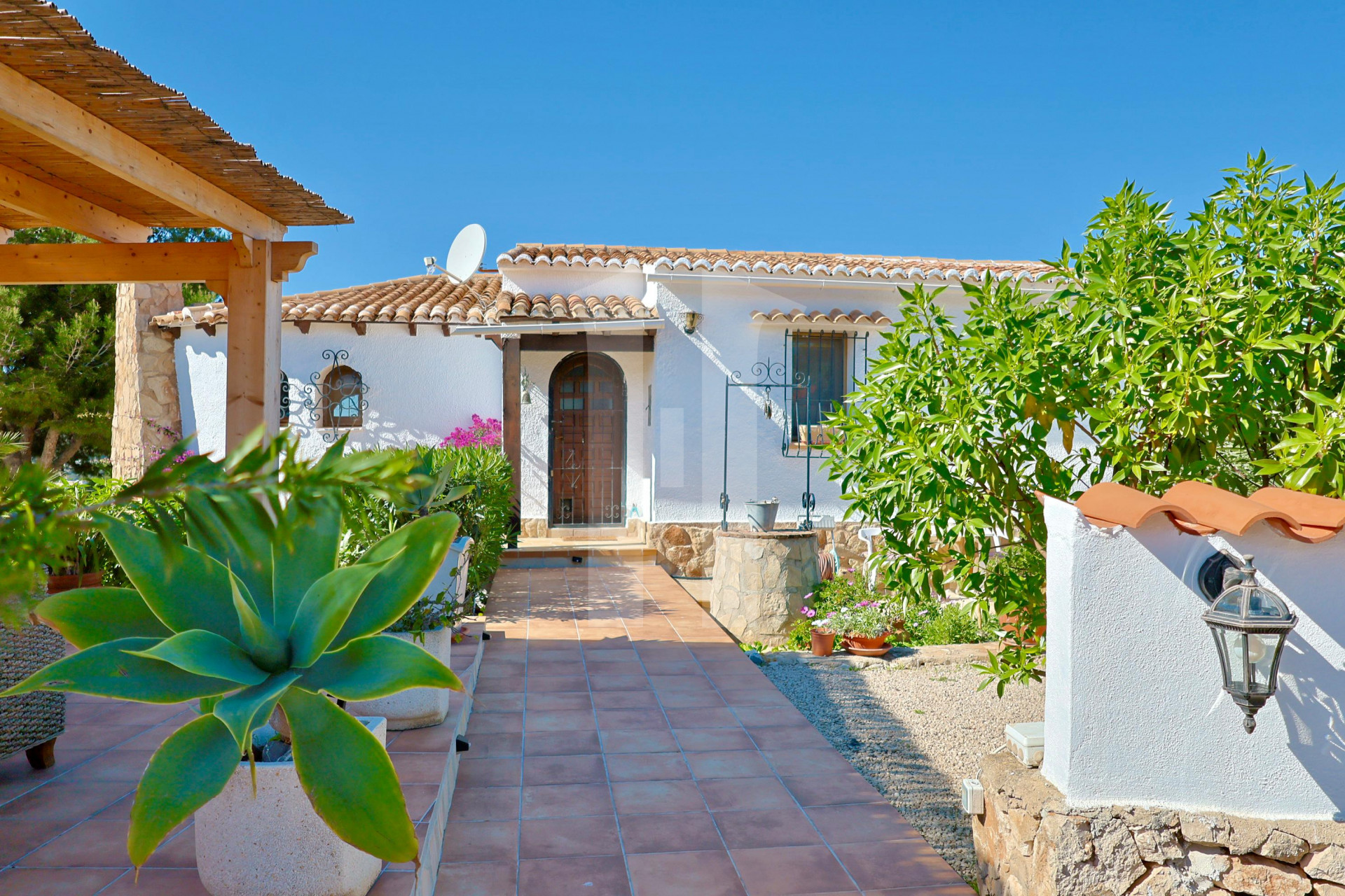 alquilar en Jávea Villa con encanto mediterráneo y vistas al mar en Jávea