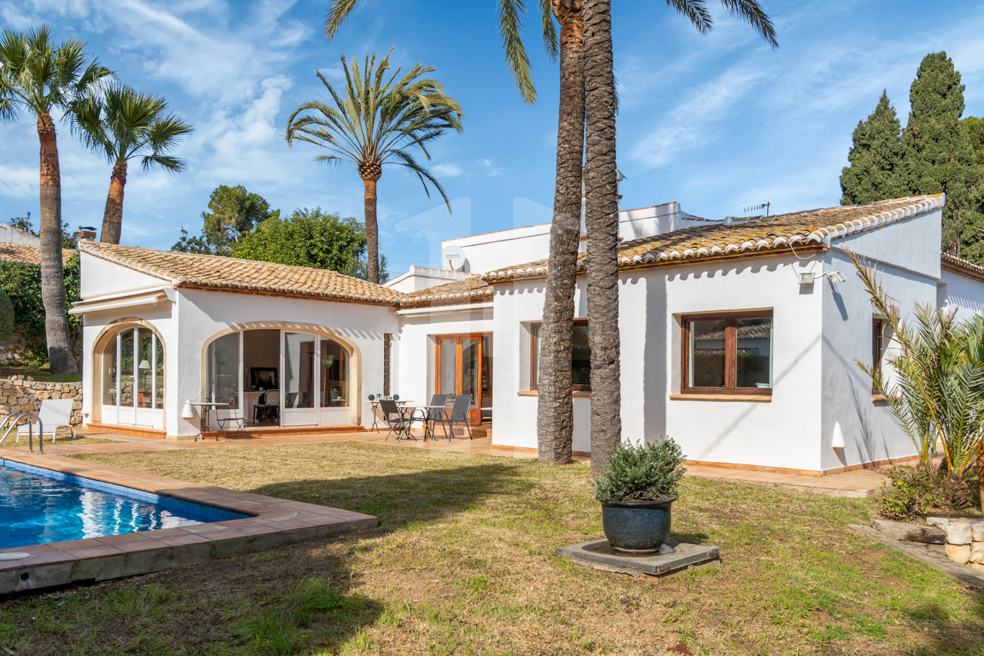retirement in Jávea Villa for sale in Jávea located in the Tosalet Urbanization