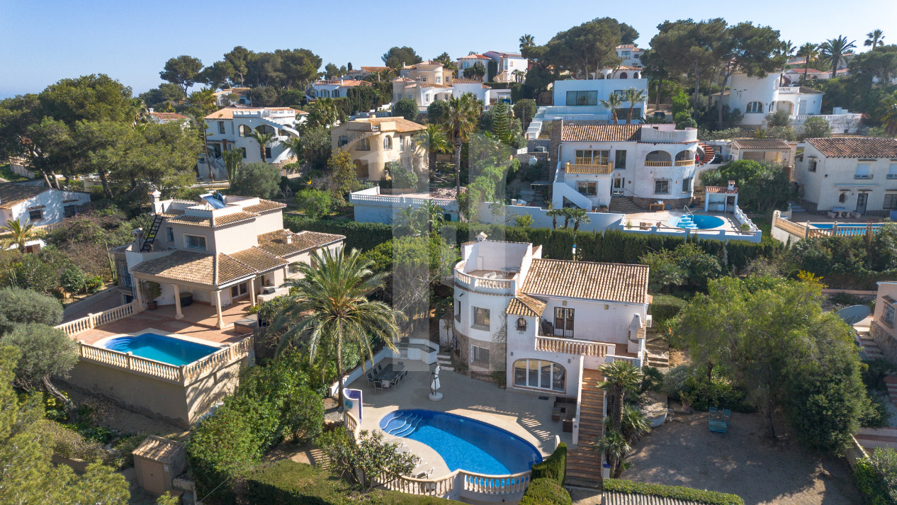 vastgoedtransparantie Charmante mediterrane villa met privézwembad en open haard