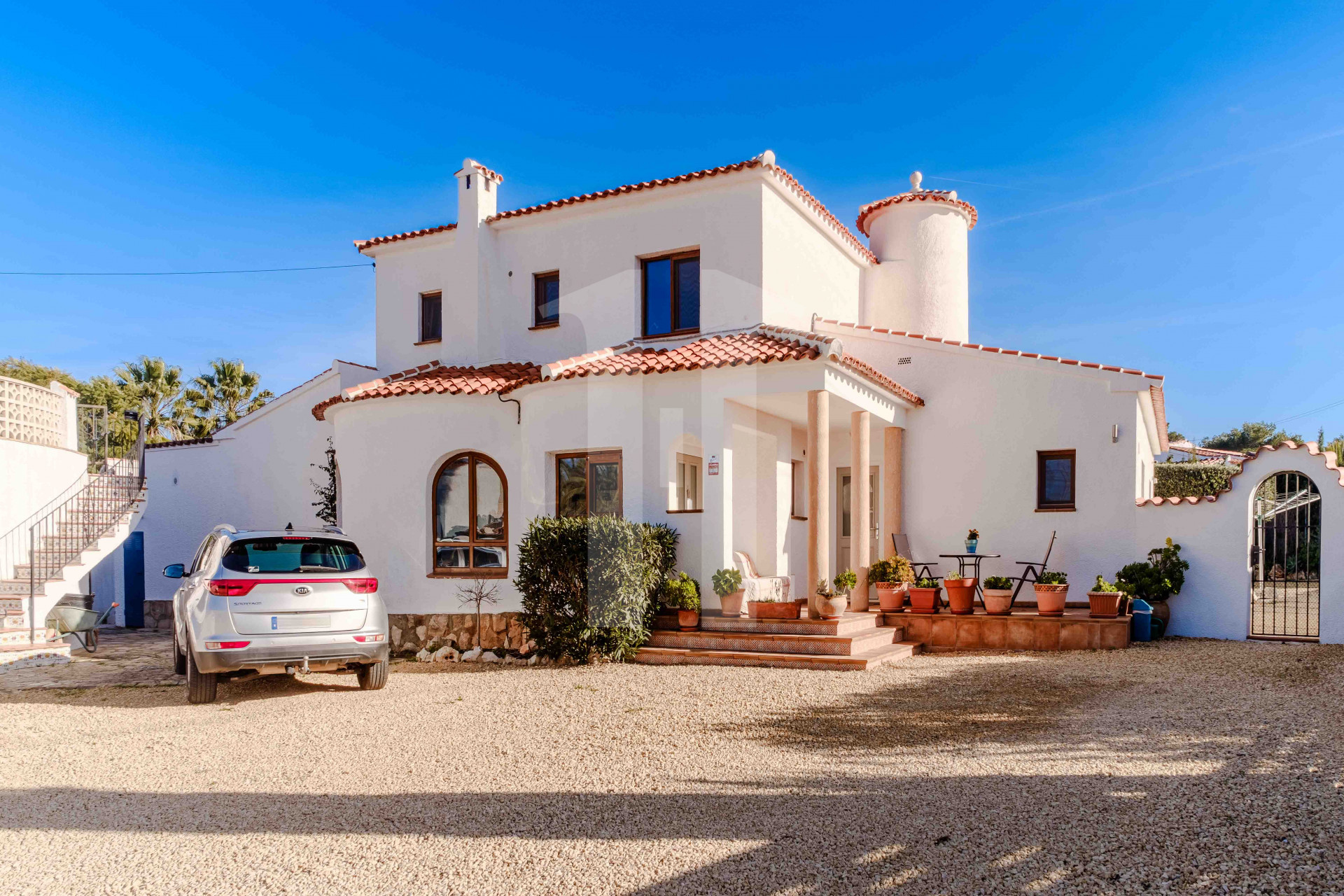sell property Jávea Designer villa in Costa Nova Pla with spacious interiors and a large plot