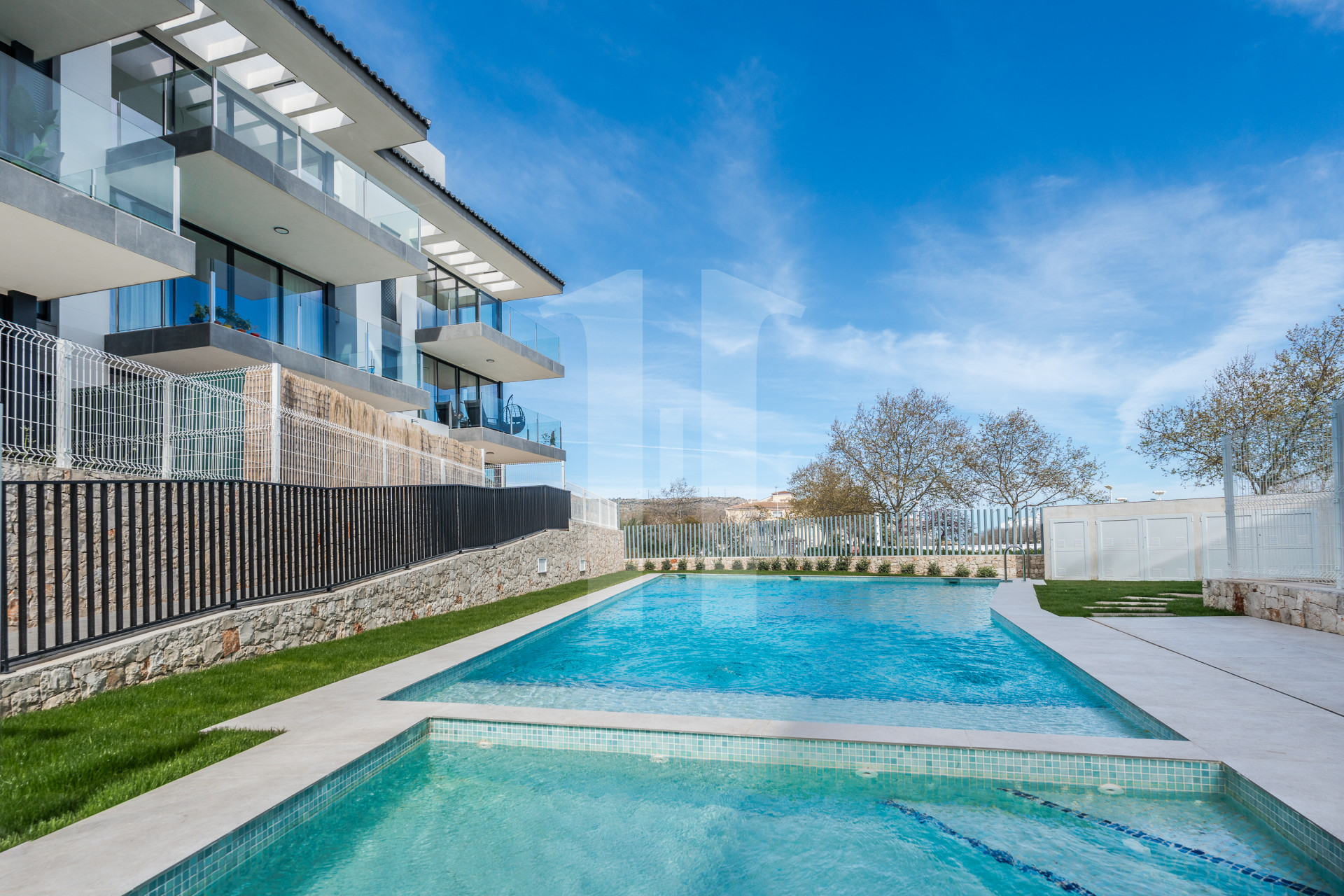 vendre propriété Jávea Élégant Appartement en Rez-de-Chaussée avec Terrasses Privées et Garage dans un Cadre Méditerranéen