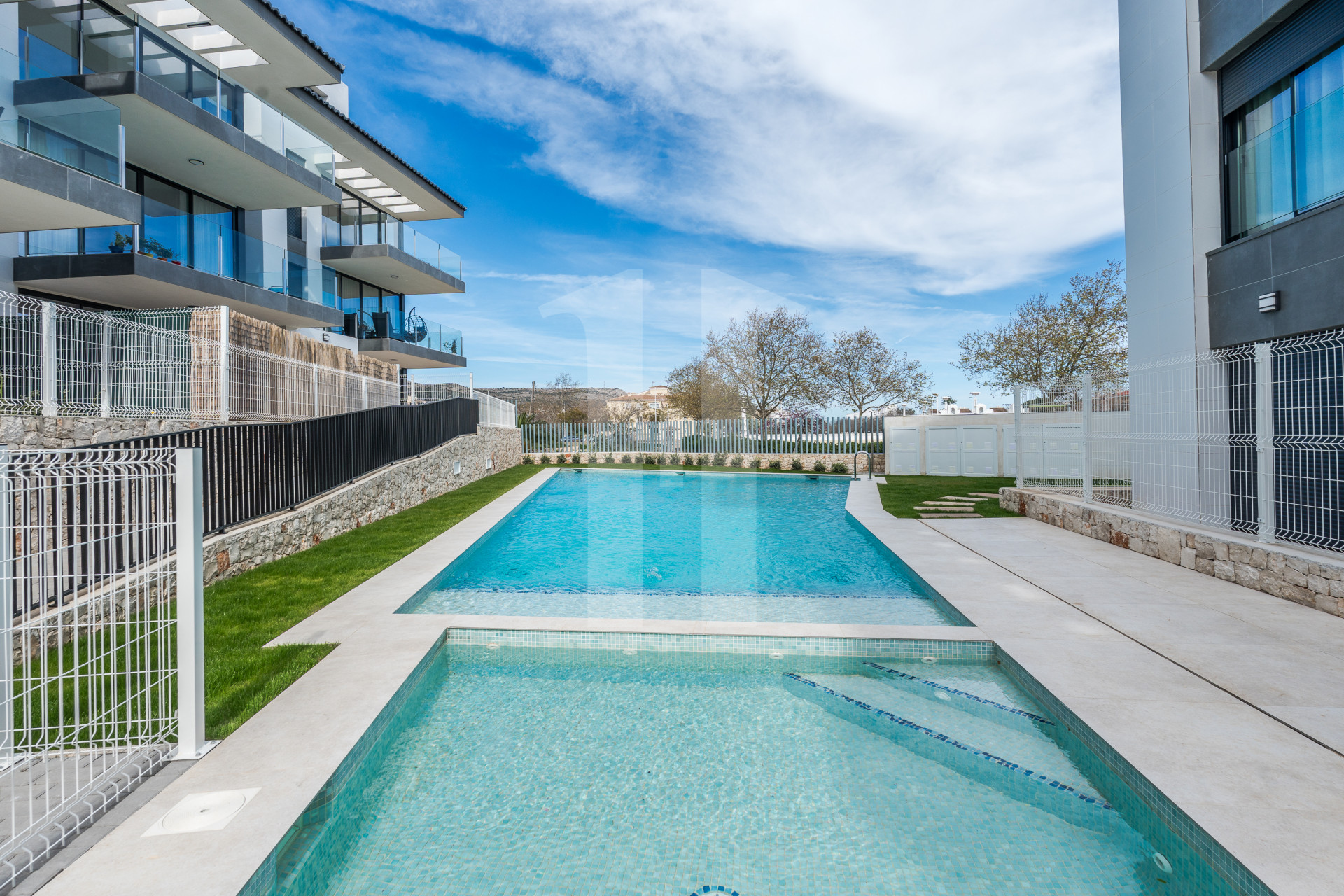 vendre propriété Jávea Élégant Appartement en Rez-de-Chaussée avec Terrasses Privées et Garage dans un Cadre Méditerranéen