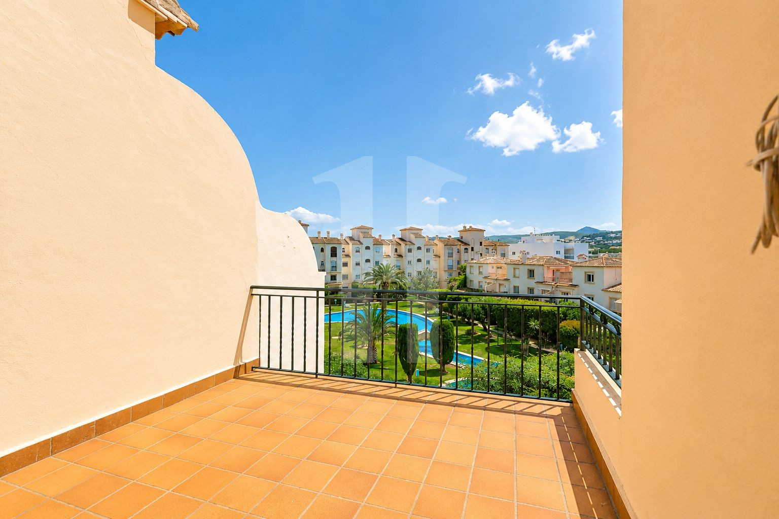 Costa Blanca vie permanente Vivez à Deux Pas de la Mer : Appartement de 2 Chambres avec Piscine et Parking