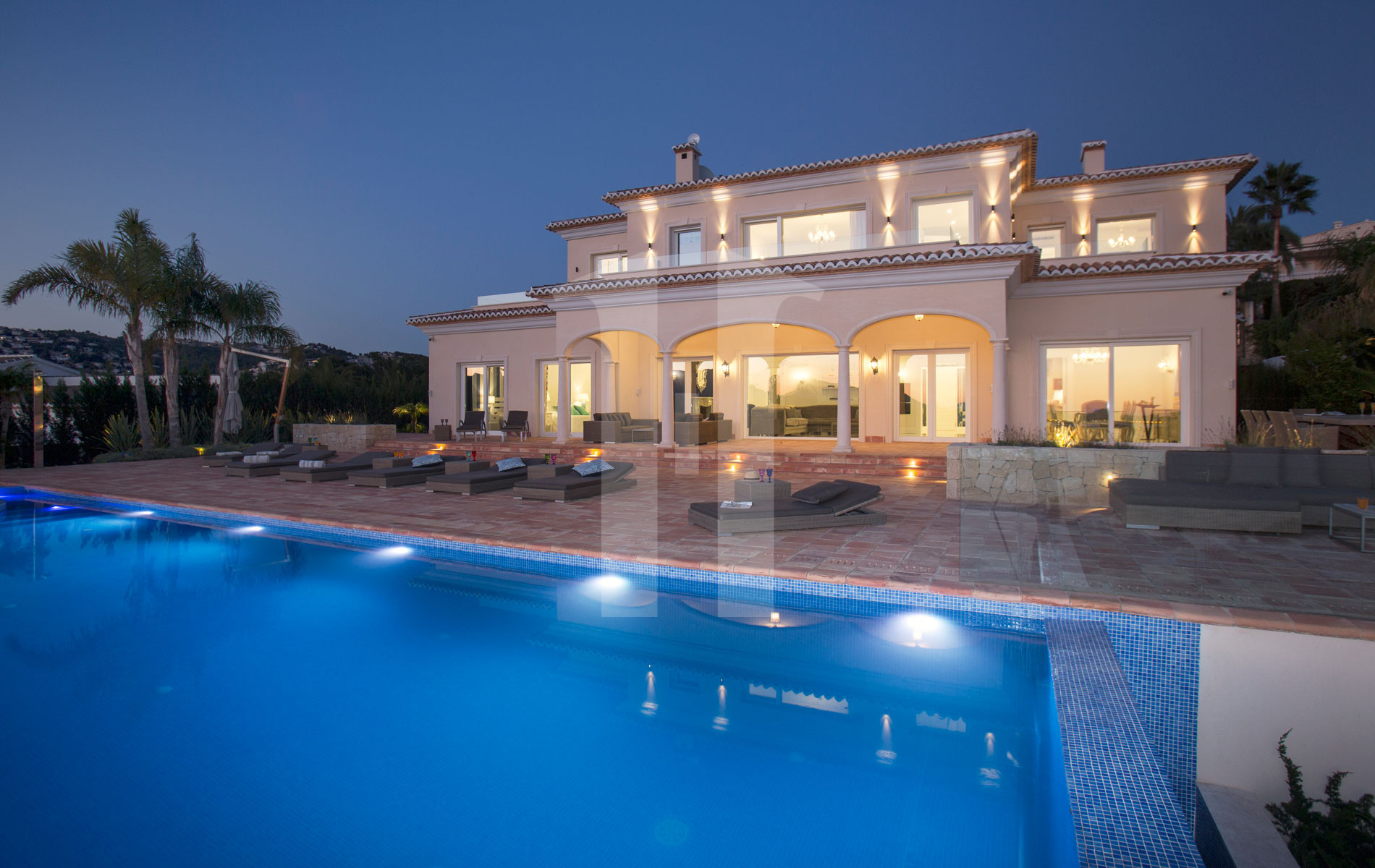 Villa con increíbles vistas al mar en venta en Benissa.