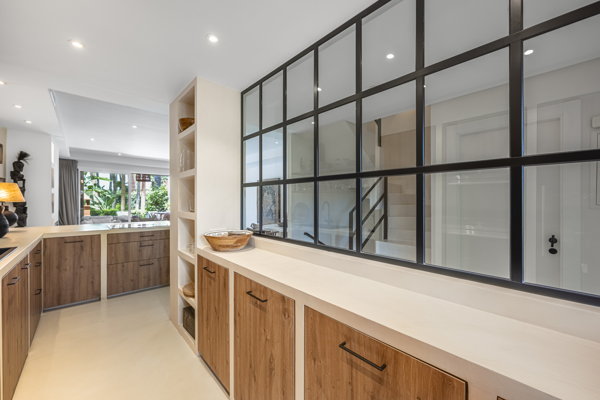 Elegant Fully Renovated Townhouse in Altos de Puente Romano, Marbella’s Prestigious Golden Mile