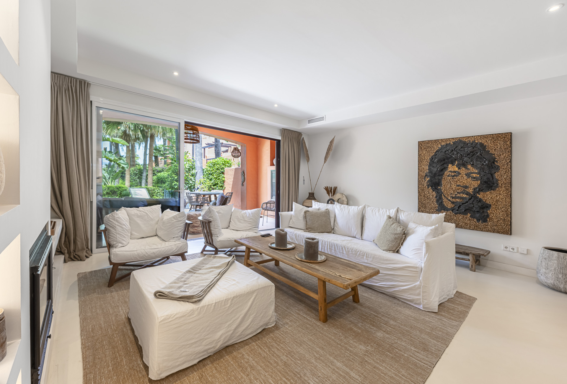 Elegant Fully Renovated Townhouse in Altos de Puente Romano, Marbella’s Prestigious Golden Mile
