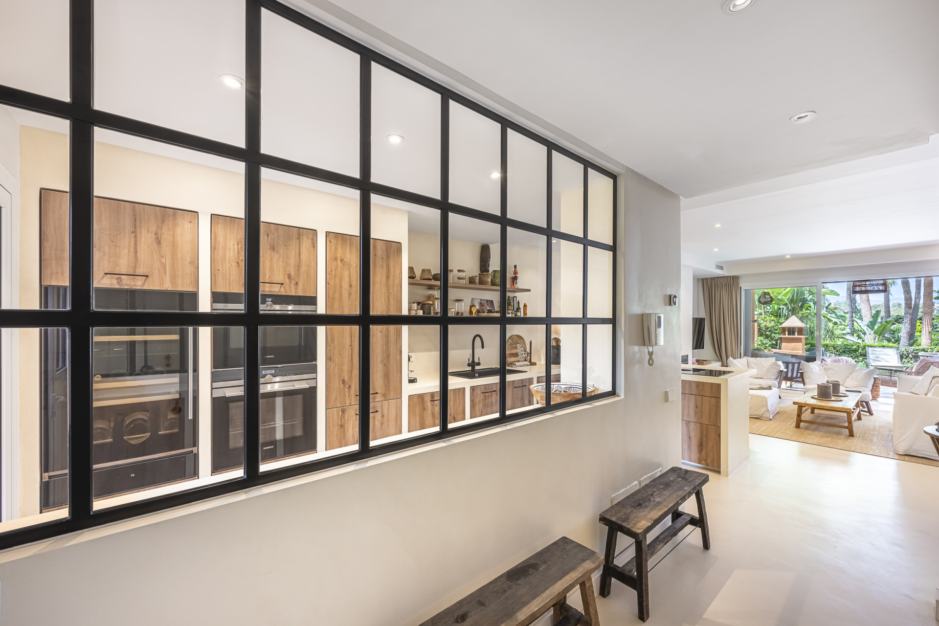 Elegant Fully Renovated Townhouse in Altos de Puente Romano, Marbella’s Prestigious Golden Mile