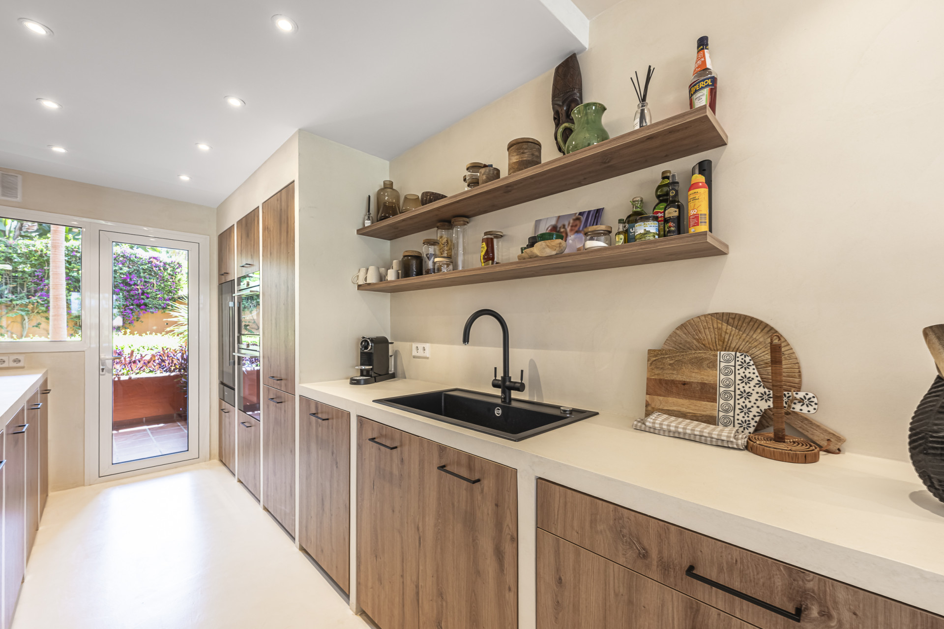 Elegant Fully Renovated Townhouse in Altos de Puente Romano, Marbella’s Prestigious Golden Mile