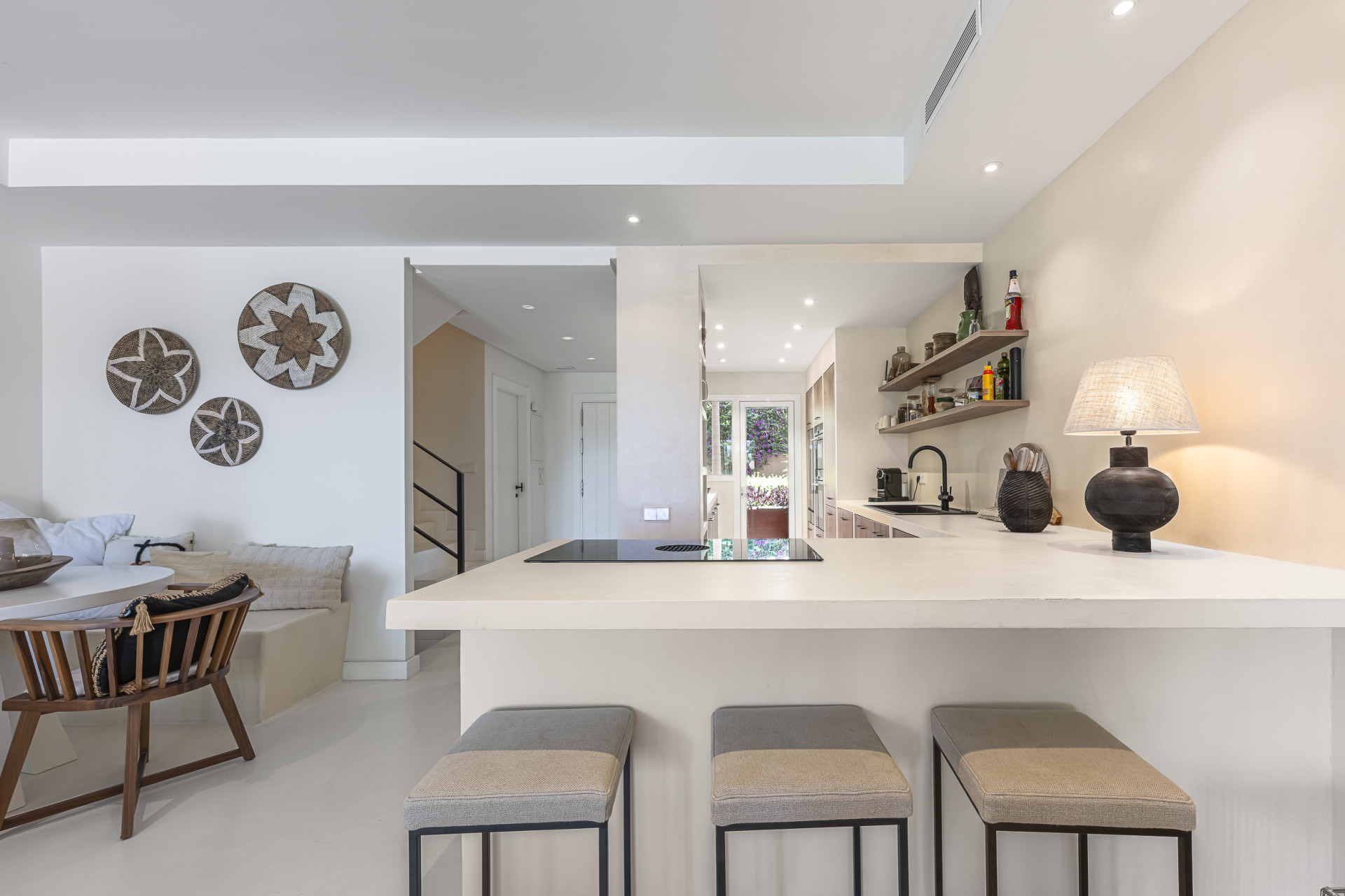 Elegant Fully Renovated Townhouse in Altos de Puente Romano, Marbella’s Prestigious Golden Mile