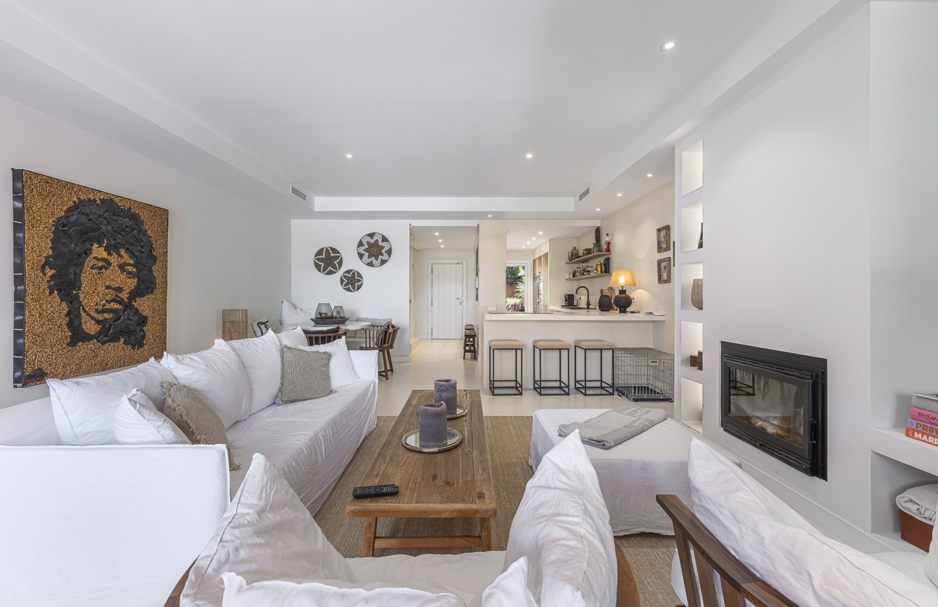 Elegant Fully Renovated Townhouse in Altos de Puente Romano, Marbella’s Prestigious Golden Mile