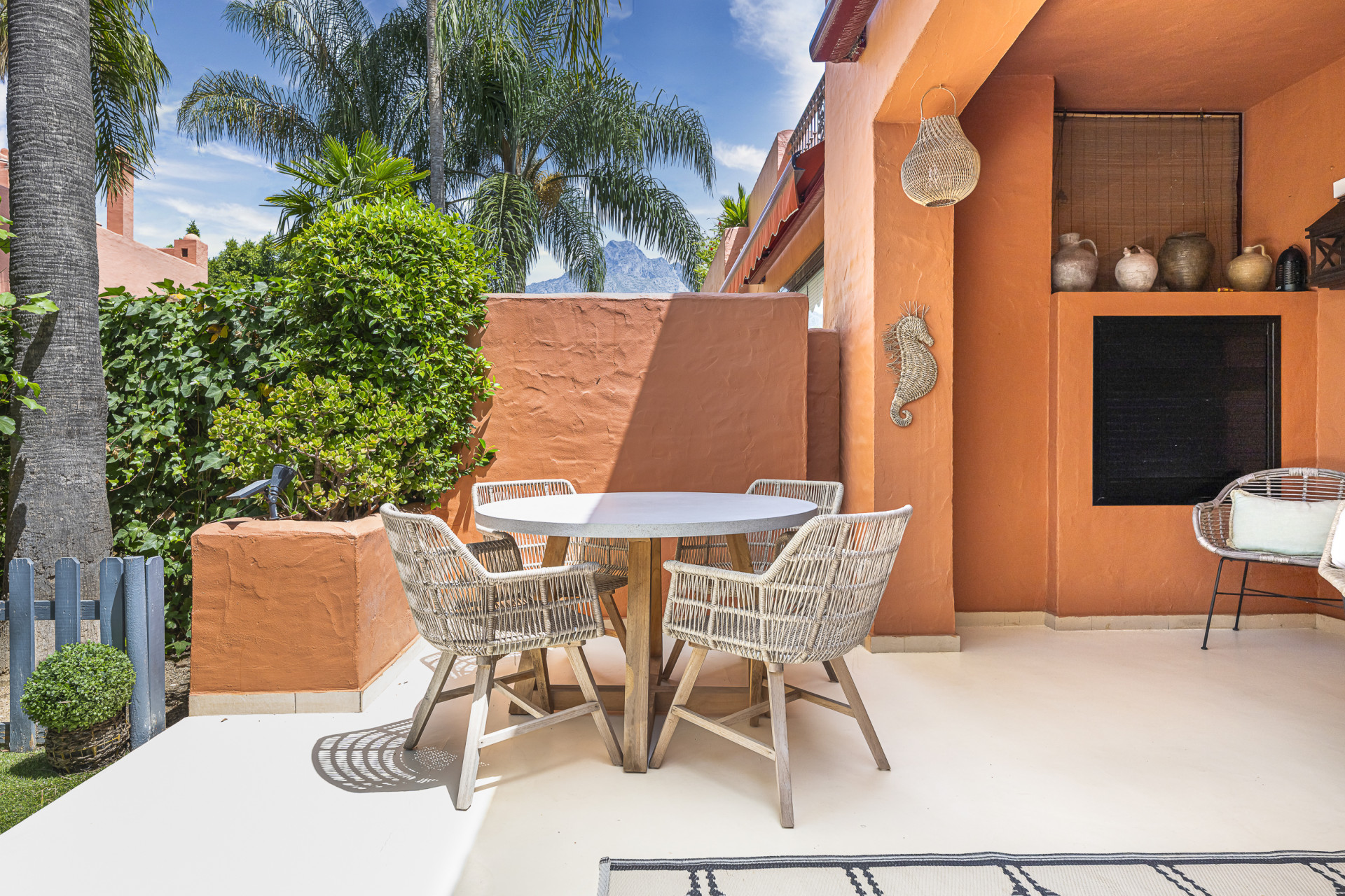 Elegant Fully Renovated Townhouse in Altos de Puente Romano, Marbella’s Prestigious Golden Mile