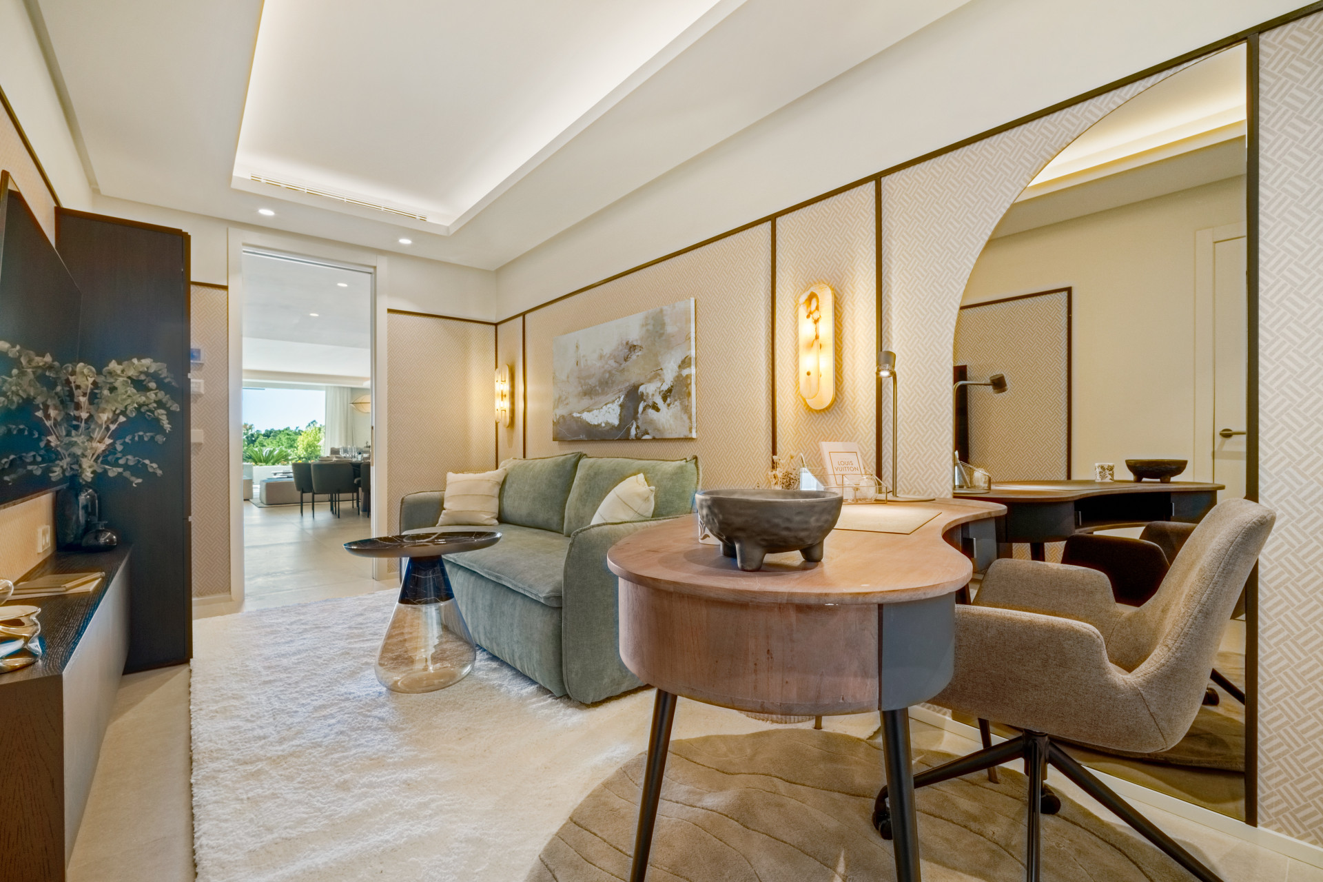 Refined Luxury Apartment in Monte Paraíso, Marbella Golden Mile
