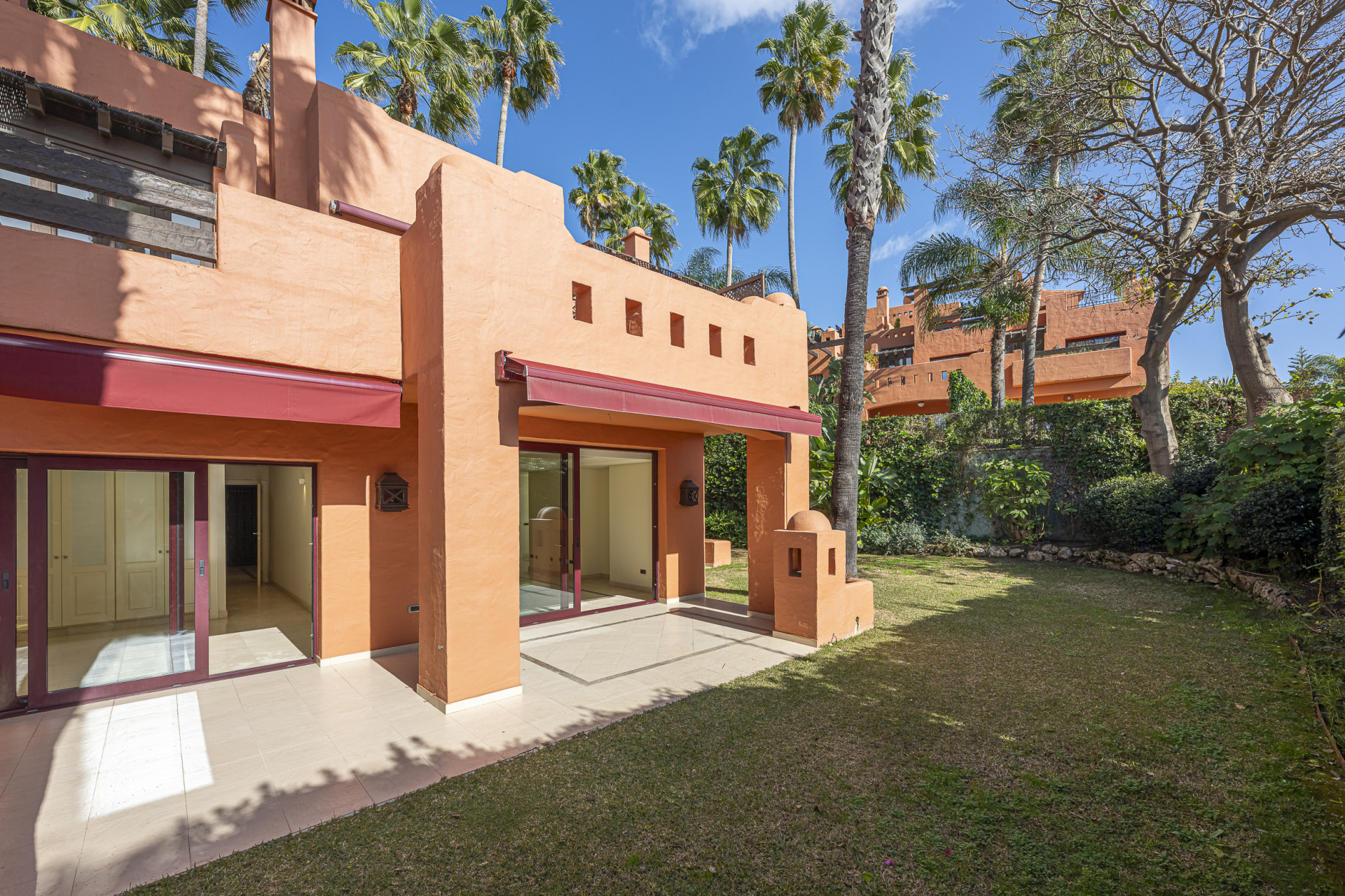 Elegant Mediterranean-Style Townhouse with Spacious Garden on Marbella’s Exclusive Golden Mile