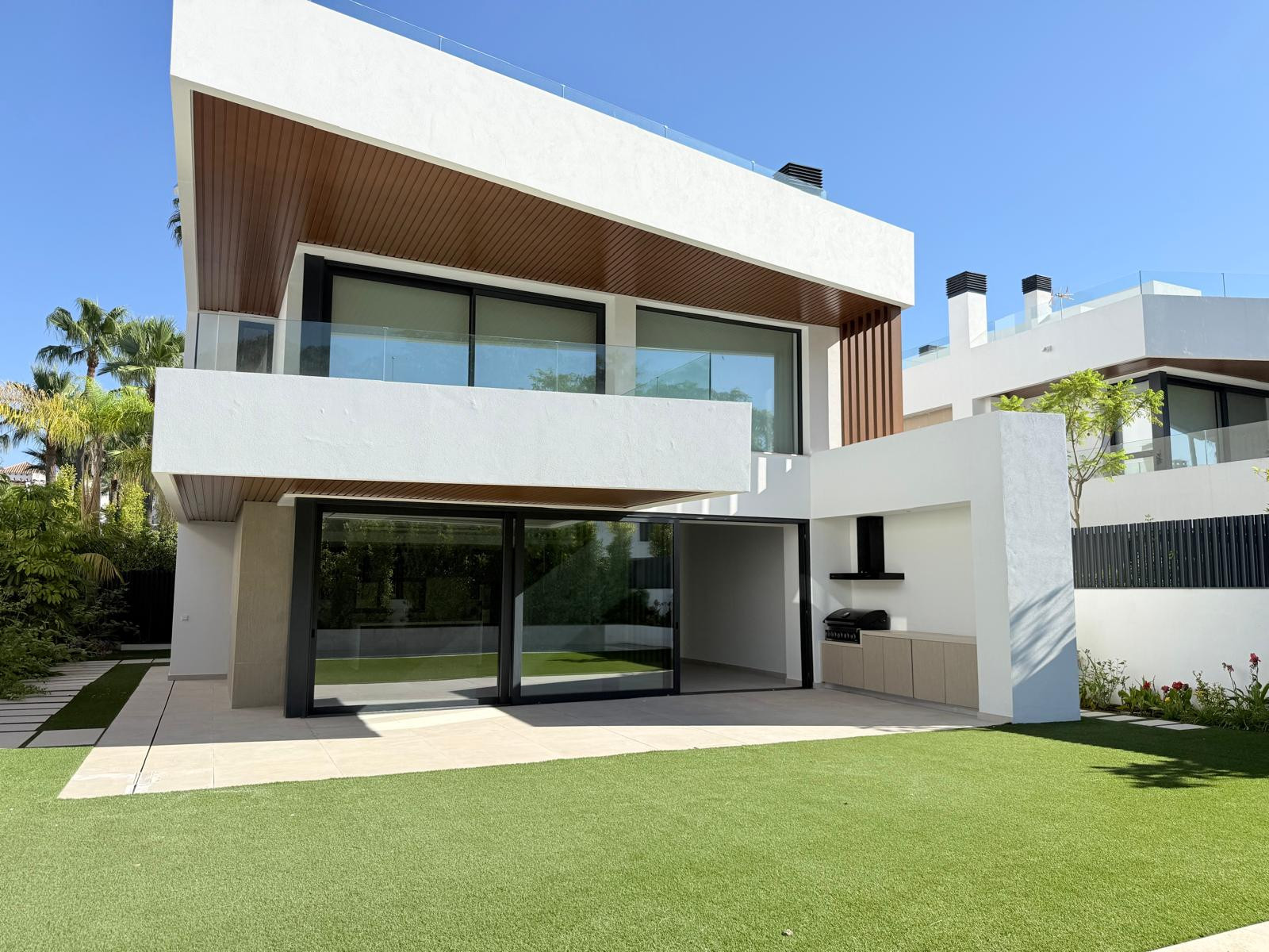 Luxury Villa in Puerto Banús at Mistral Beach with Five Bedrooms