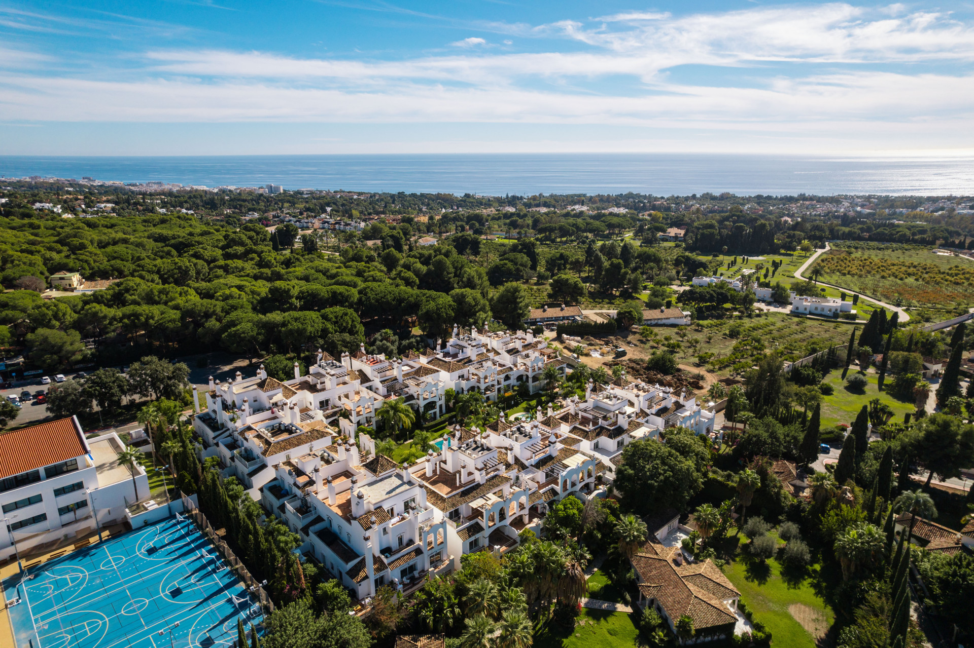 A beautiful, newly refurbished three-bedroom flat in Sierra Blanca