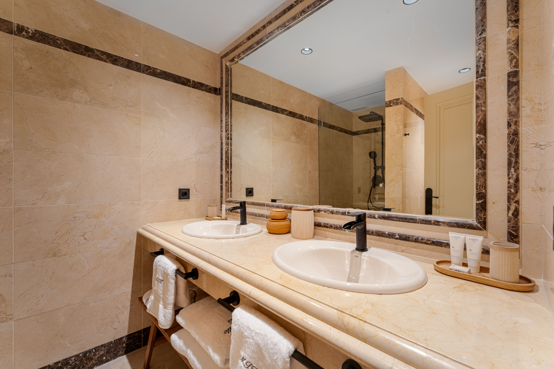 A beautiful, newly refurbished three-bedroom flat in Sierra Blanca