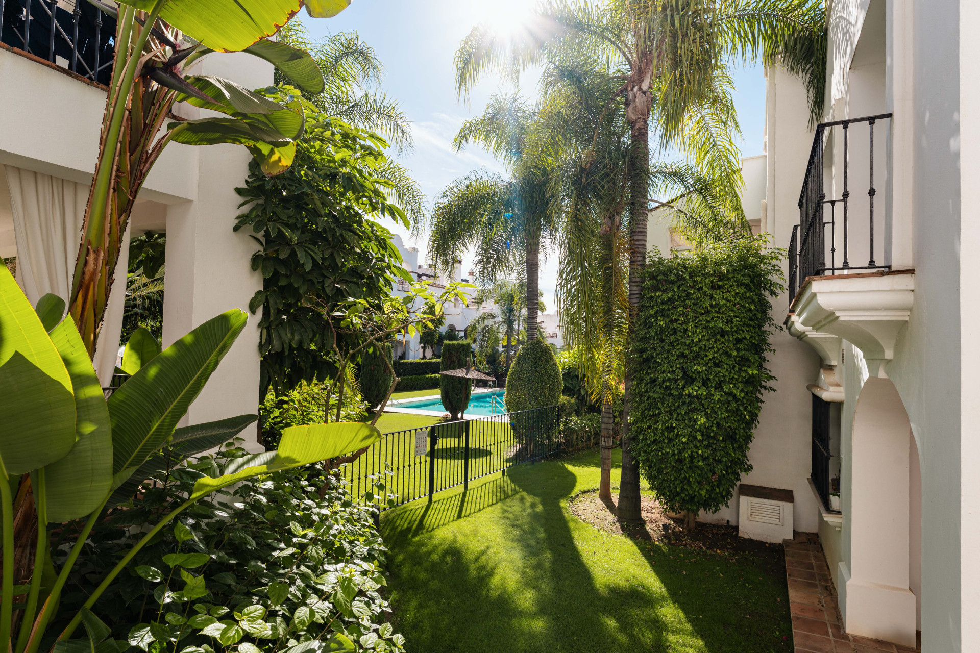 A beautiful, newly refurbished three-bedroom flat in Sierra Blanca
