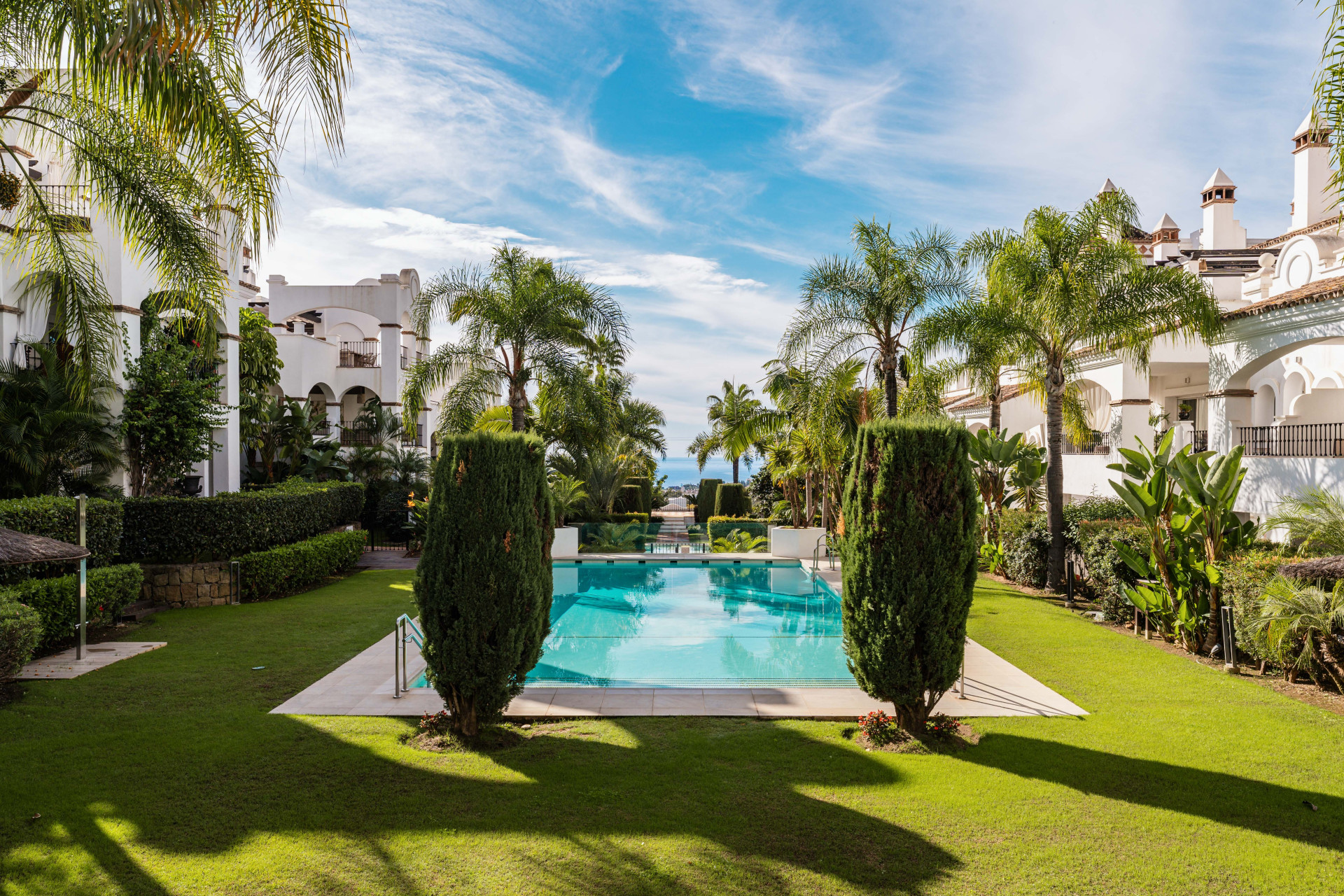A beautiful, newly refurbished three-bedroom flat in Sierra Blanca