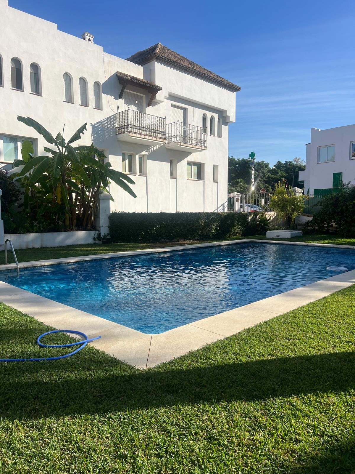 One-Bedroom Apartment with Parking for Rent, Close to the Beach and City Centre