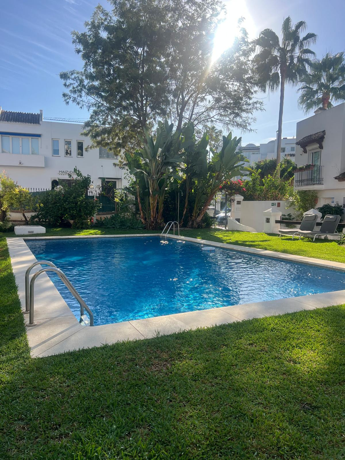 One-Bedroom Apartment with Parking for Rent, Close to the Beach and City Centre