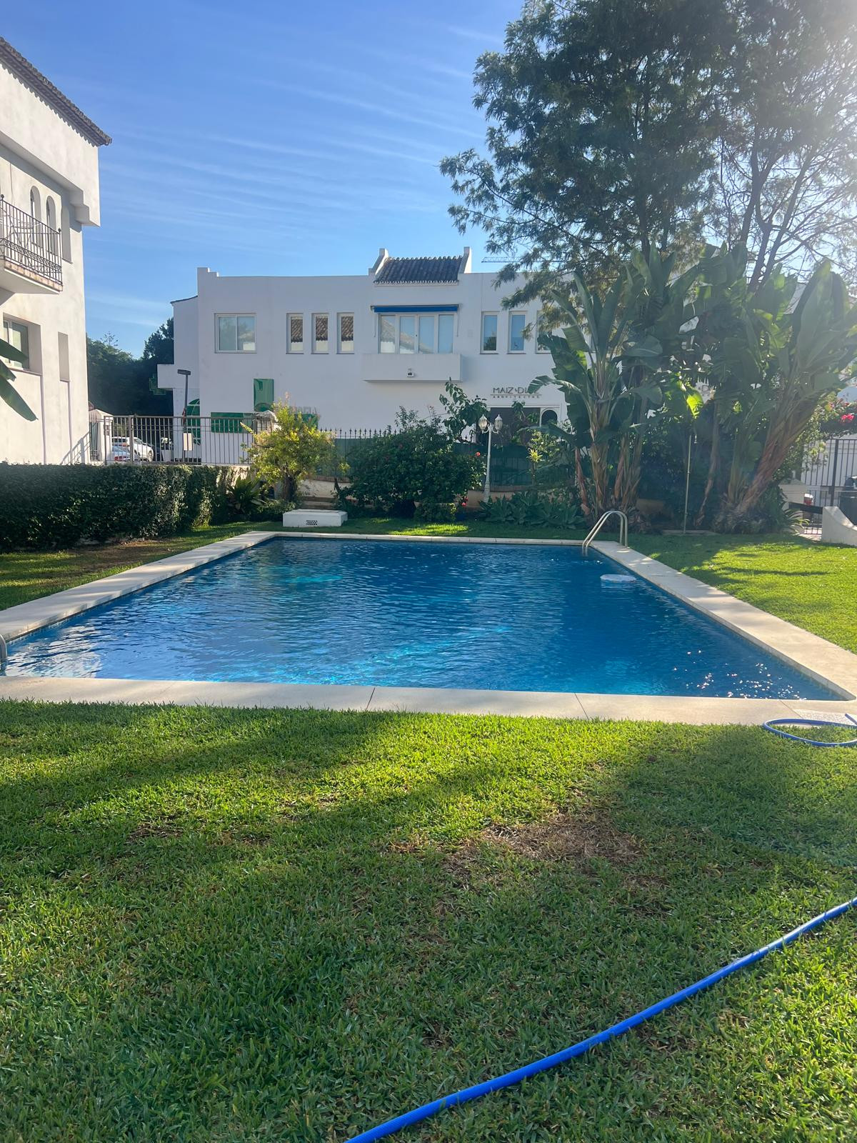 One-Bedroom Apartment with Parking for Rent, Close to the Beach and City Centre