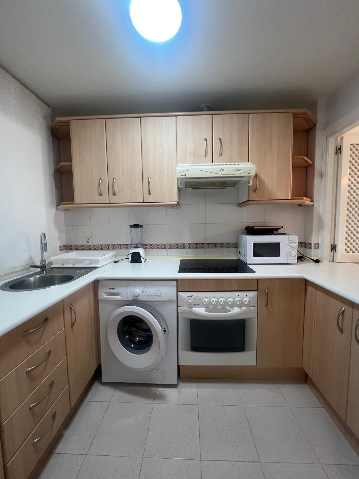 One-Bedroom Apartment with Parking for Rent, Close to the Beach and City Centre