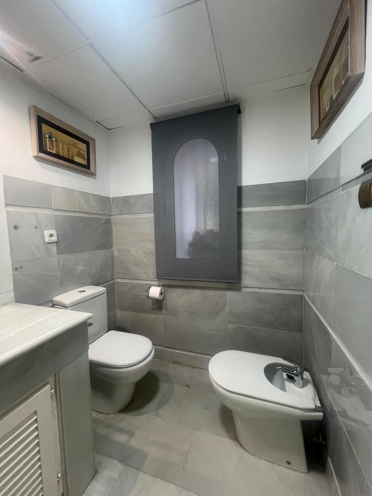 One-Bedroom Apartment with Parking for Rent, Close to the Beach and City Centre