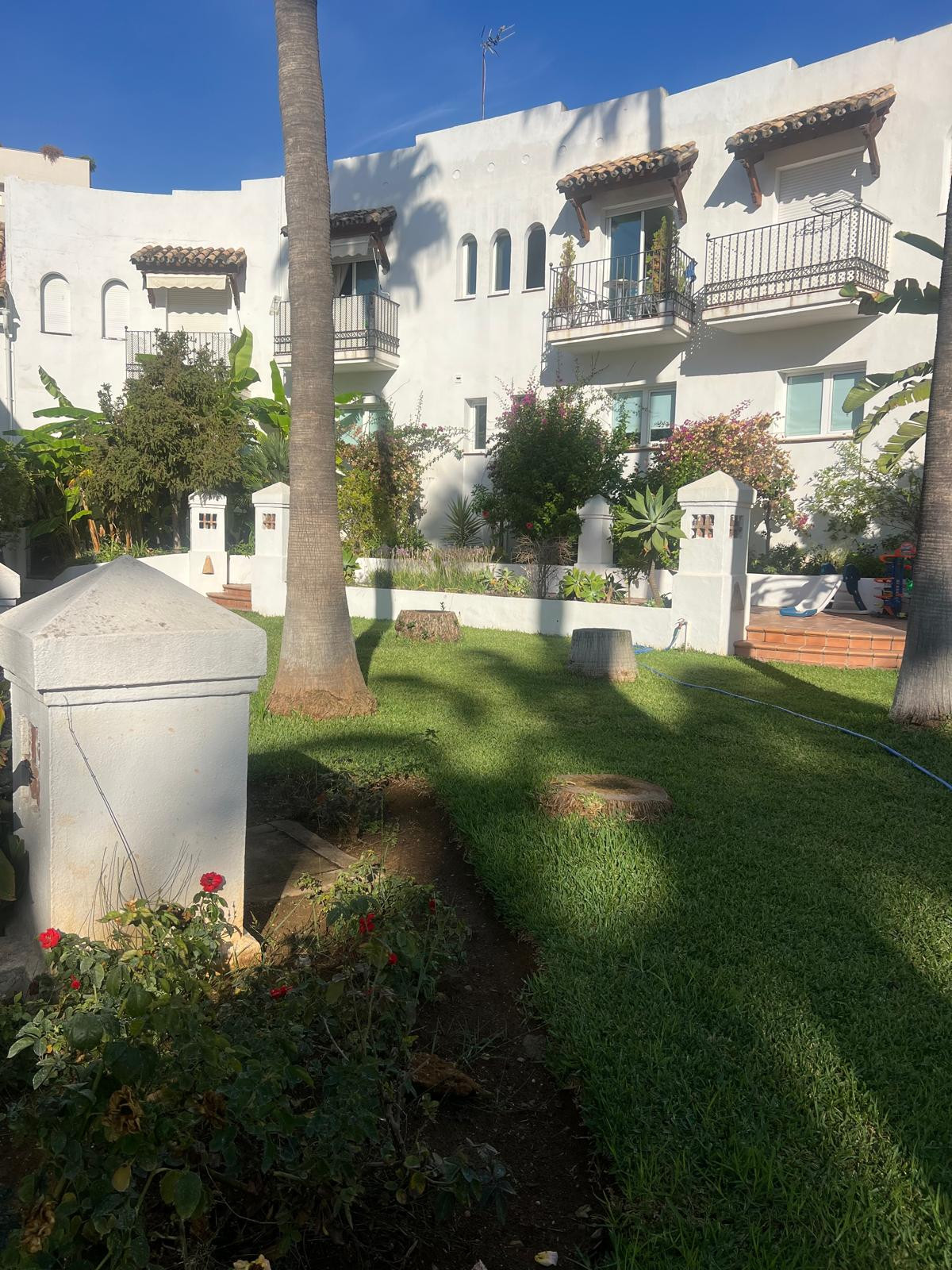 One-Bedroom Apartment with Parking for Rent, Close to the Beach and City Centre
