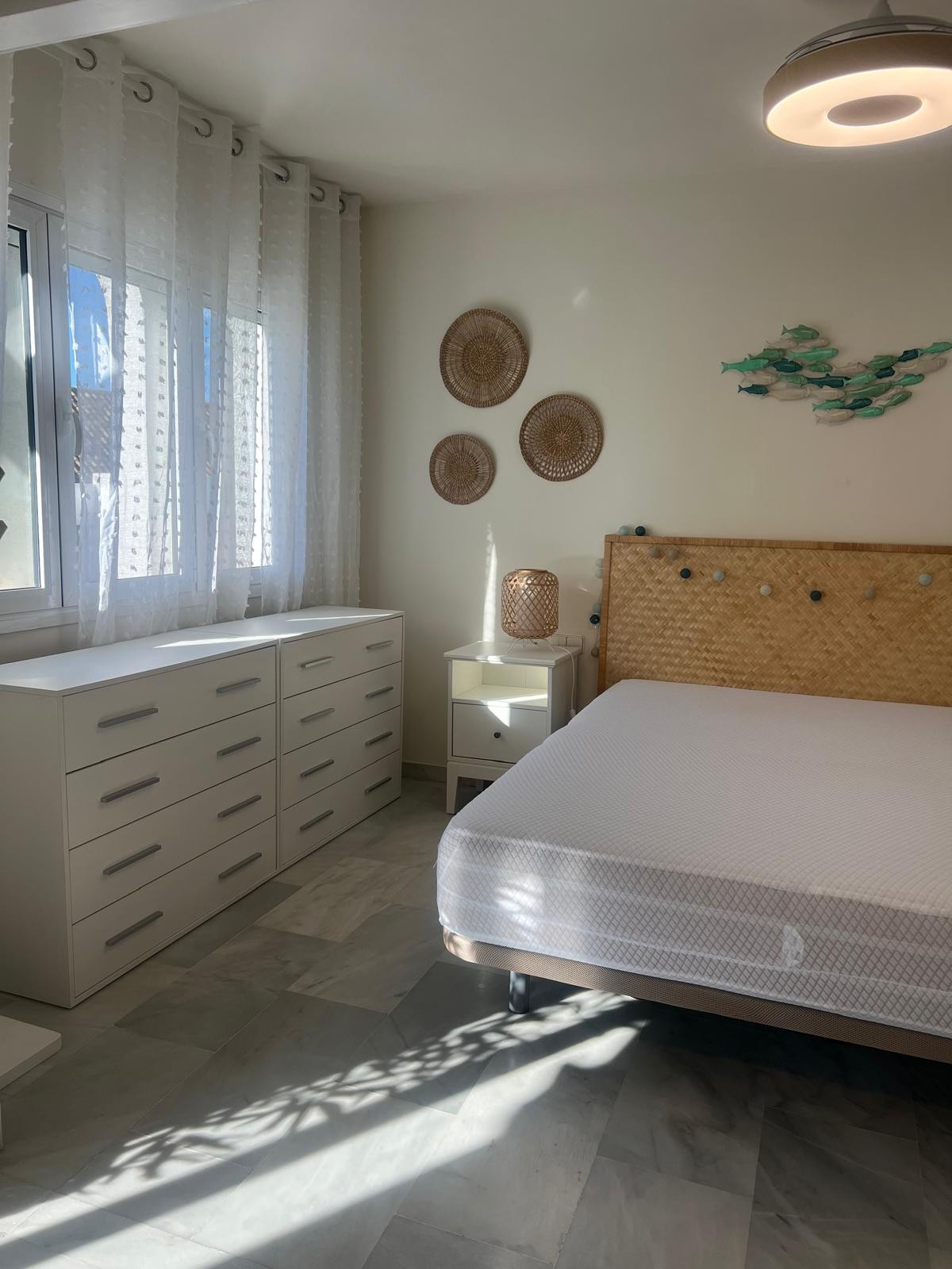 One-Bedroom Apartment with Parking for Rent, Close to the Beach and City Centre