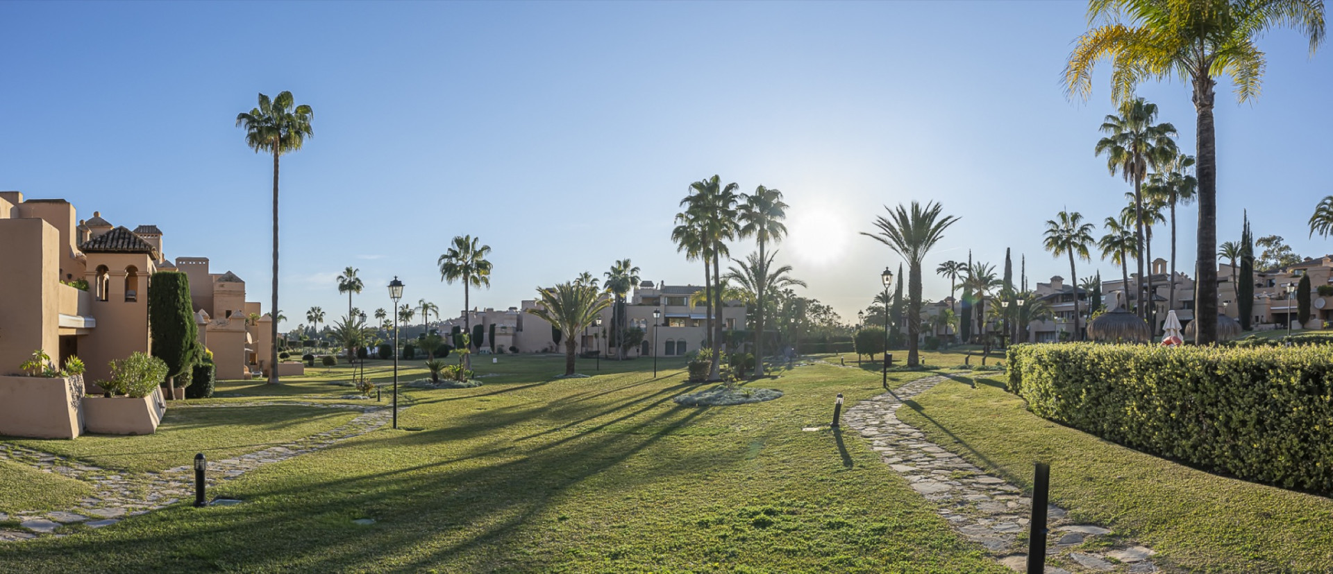 Elegant Duplex Penthouse with Expansive Terraces and Panoramic Views in Estepona