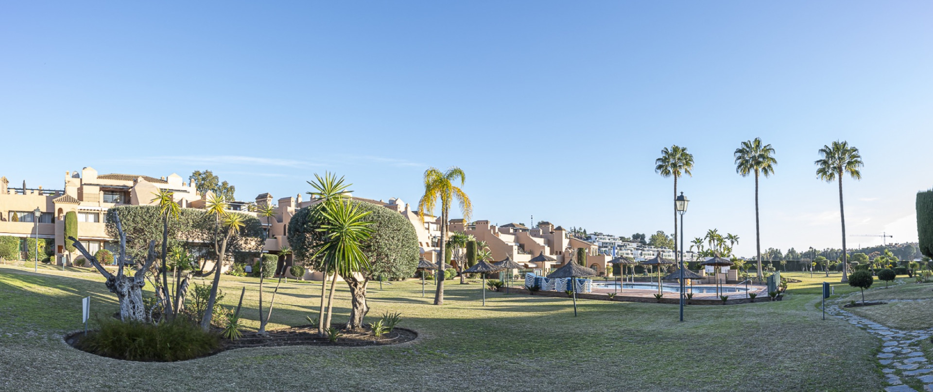 Elegant Duplex Penthouse with Expansive Terraces and Panoramic Views in Estepona