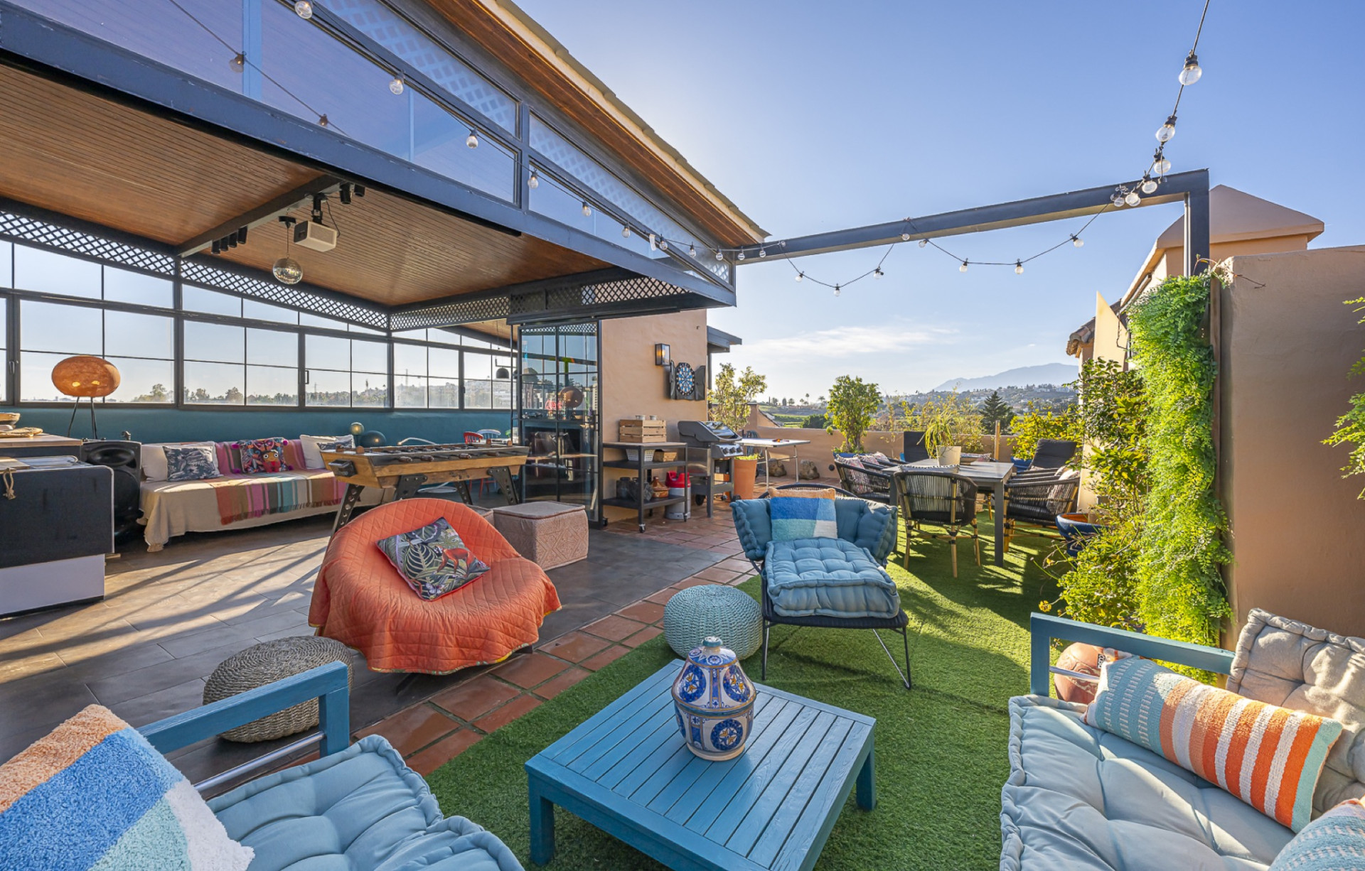 Elegant Duplex Penthouse with Expansive Terraces and Panoramic Views in Estepona