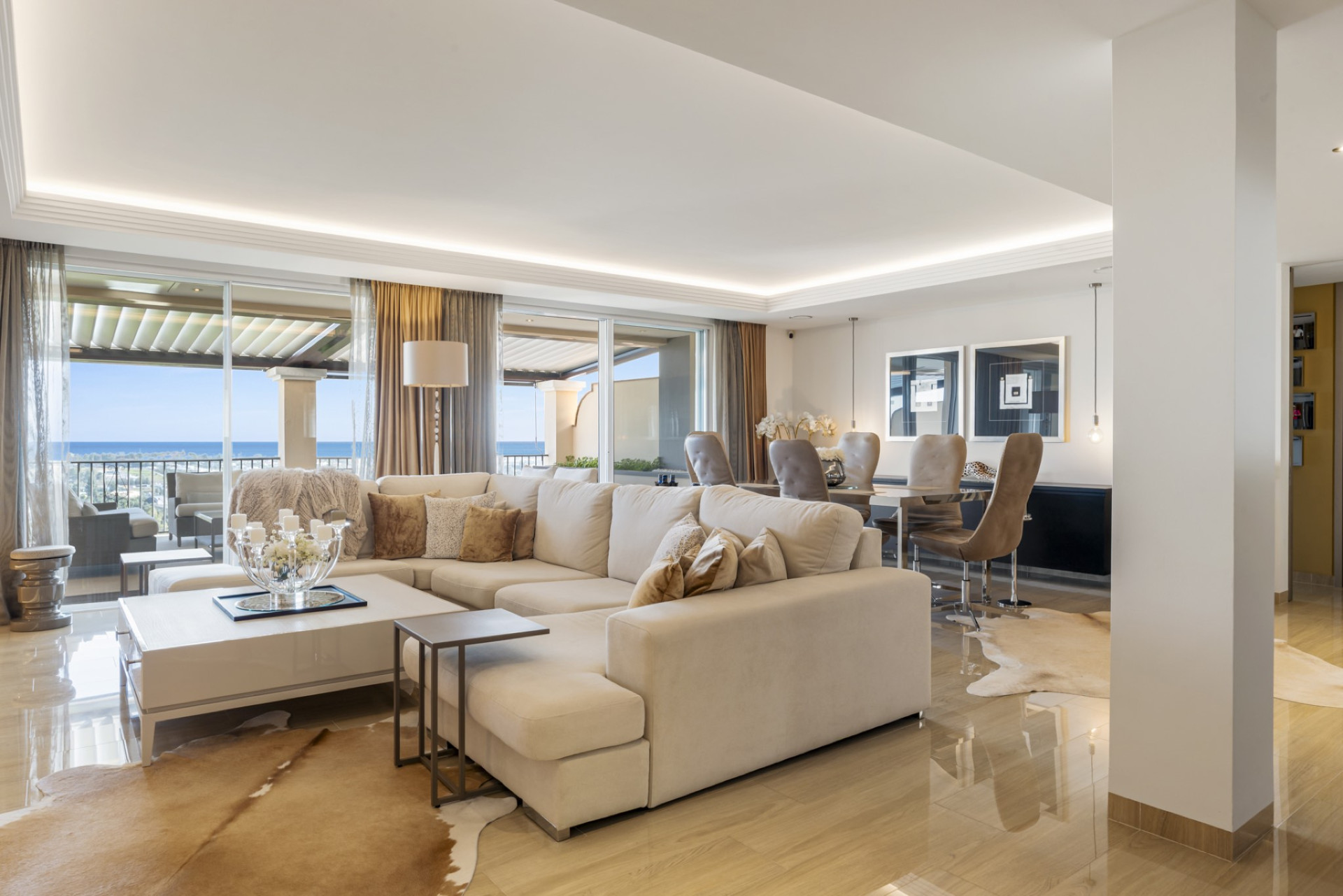 ### Luxury 4-Bedroom Duplex Penthouse in Los Almendros, Benahavís