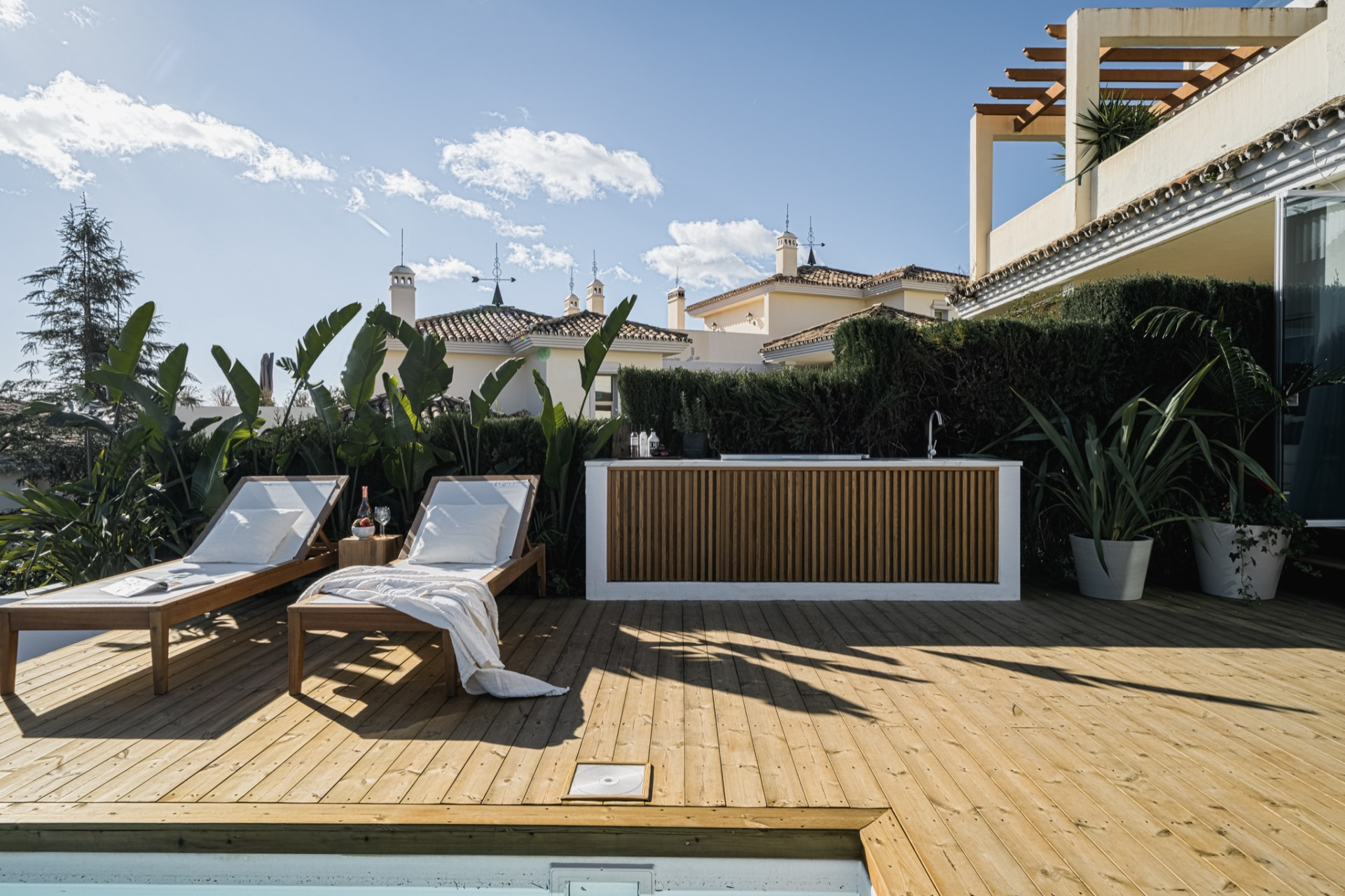 Renovated apartment with private pool and panoramic sea views in La Cerquilla