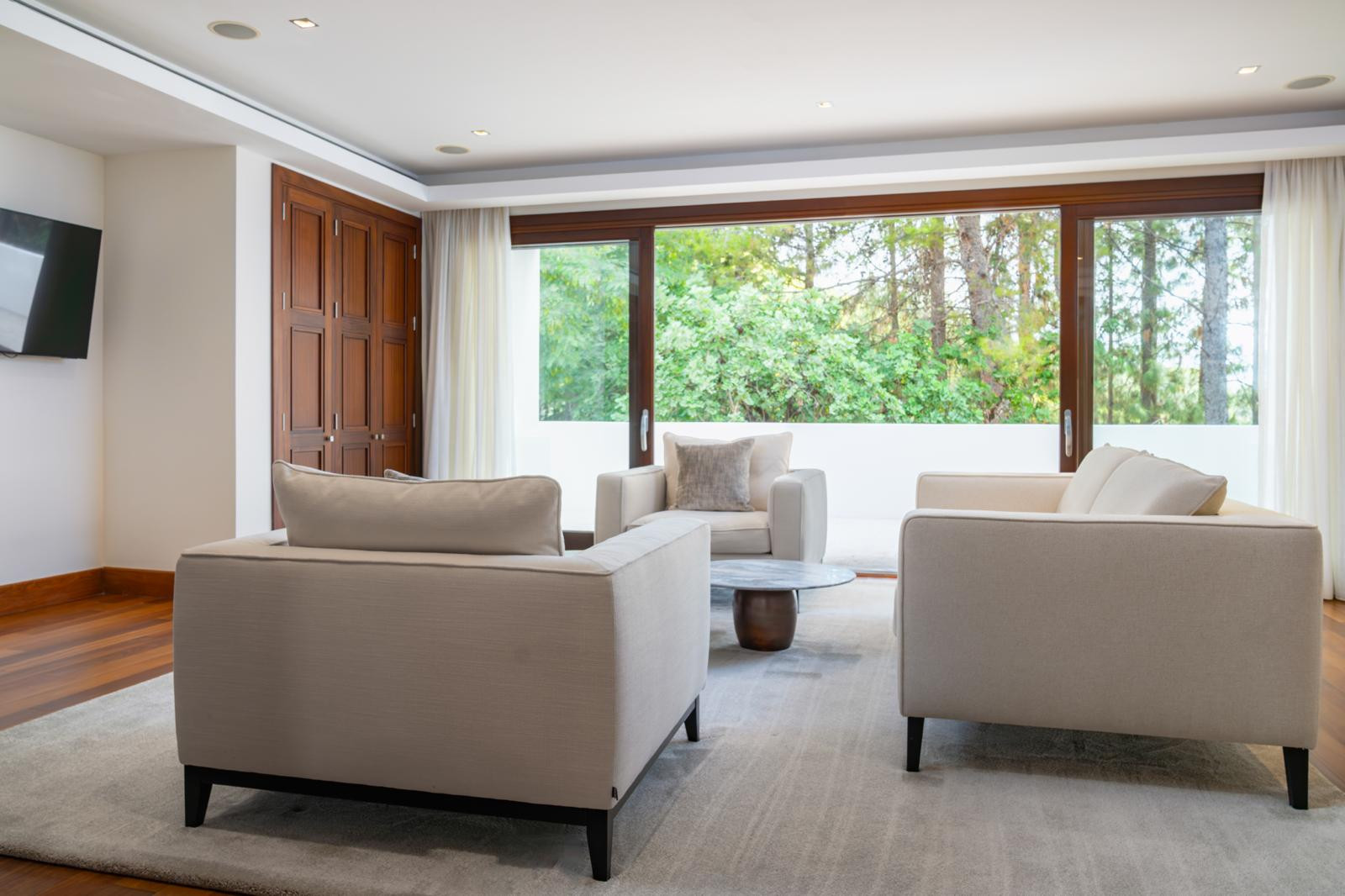 Stunning Villa Privée on Marbella’s Golden Mile with Panoramic Views