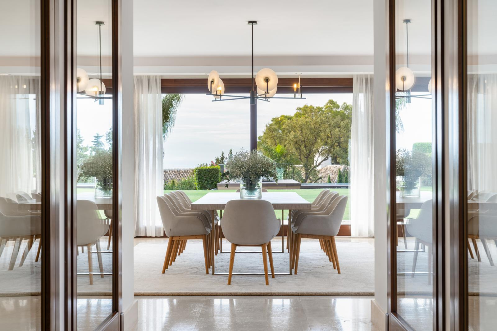 Stunning Villa Privée on Marbella’s Golden Mile with Panoramic Views
