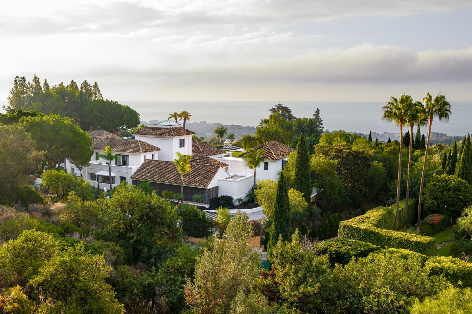 Stunning Villa Privée on Marbella’s Golden Mile with Panoramic Views
