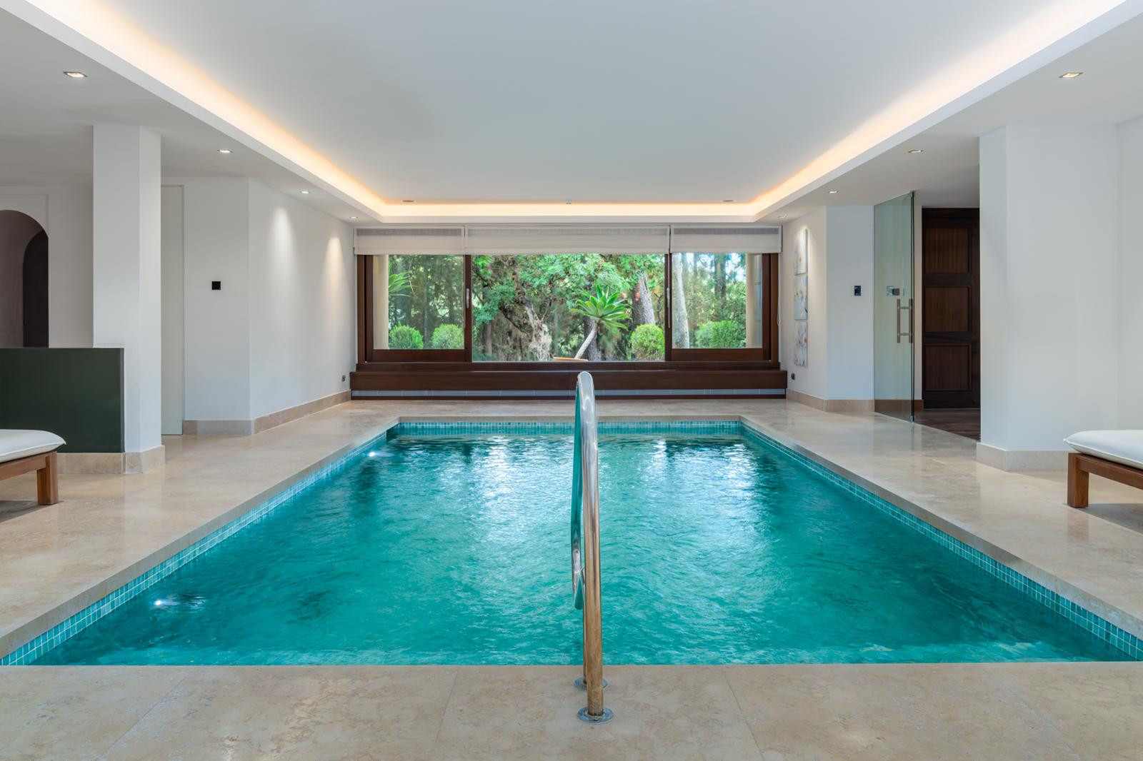 Stunning Villa Privée on Marbella’s Golden Mile with Panoramic Views