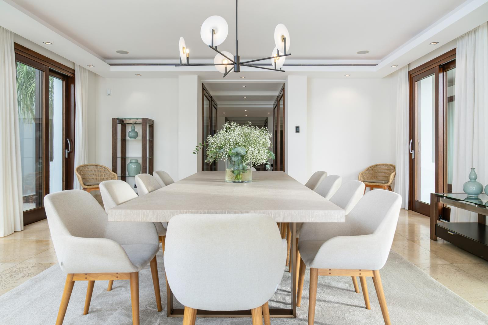 Stunning Villa Privée on Marbella’s Golden Mile with Panoramic Views