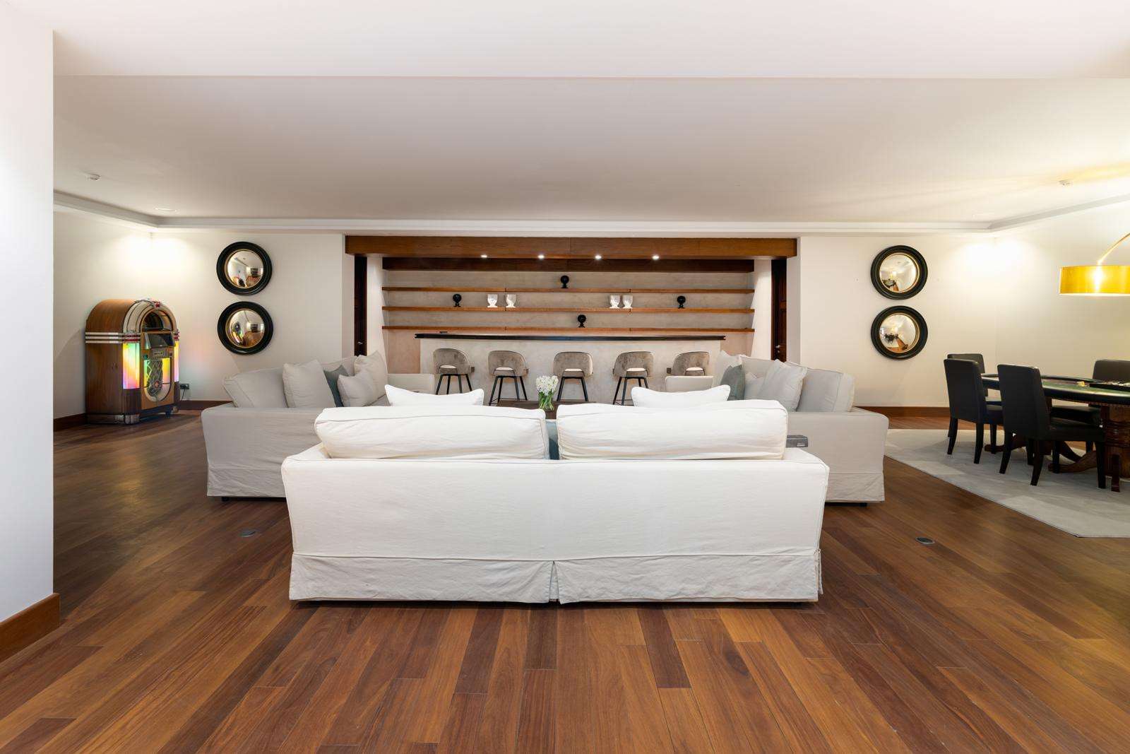 Stunning Villa Privée on Marbella’s Golden Mile with Panoramic Views