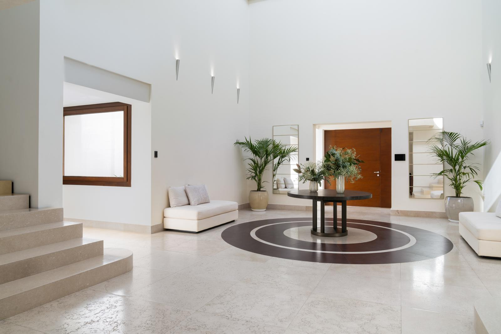 Stunning Villa Privée on Marbella’s Golden Mile with Panoramic Views