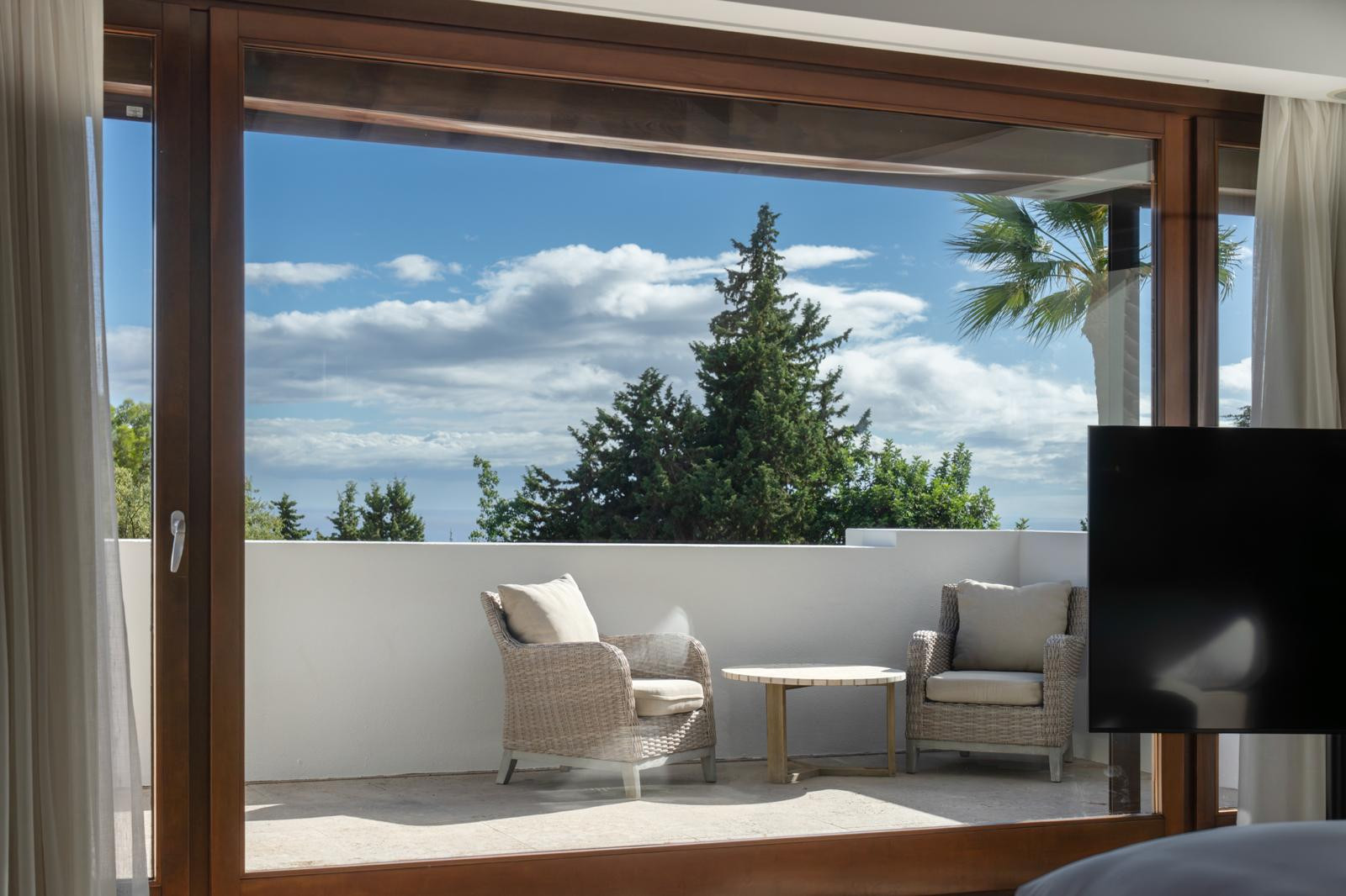 Stunning Villa Privée on Marbella’s Golden Mile with Panoramic Views