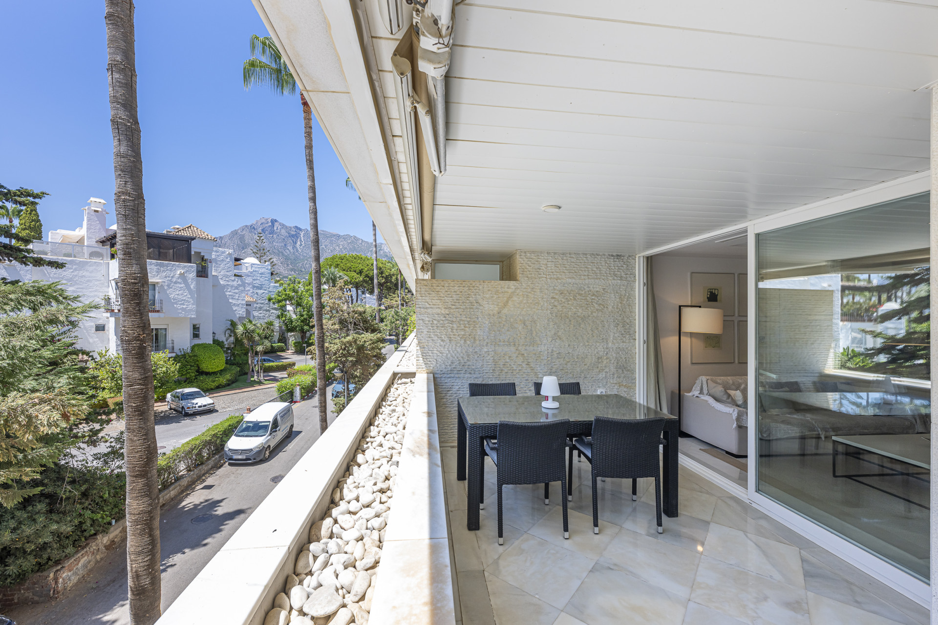 Two-bedroom apartment for rent with sea views in Marina Mariola