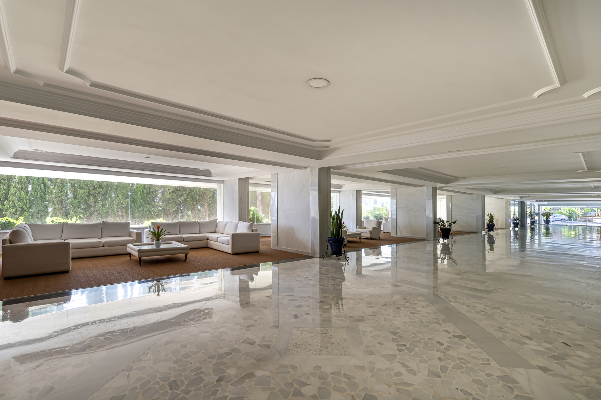 Two-bedroom apartment for rent with sea views in Marina Mariola